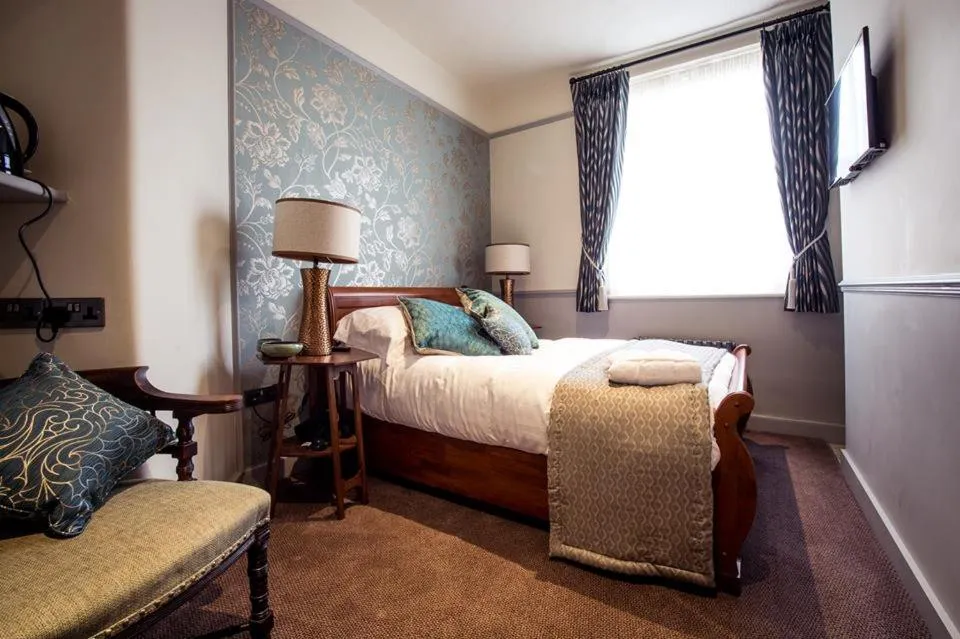 Bedroom, Bed in The Cardinals Hat