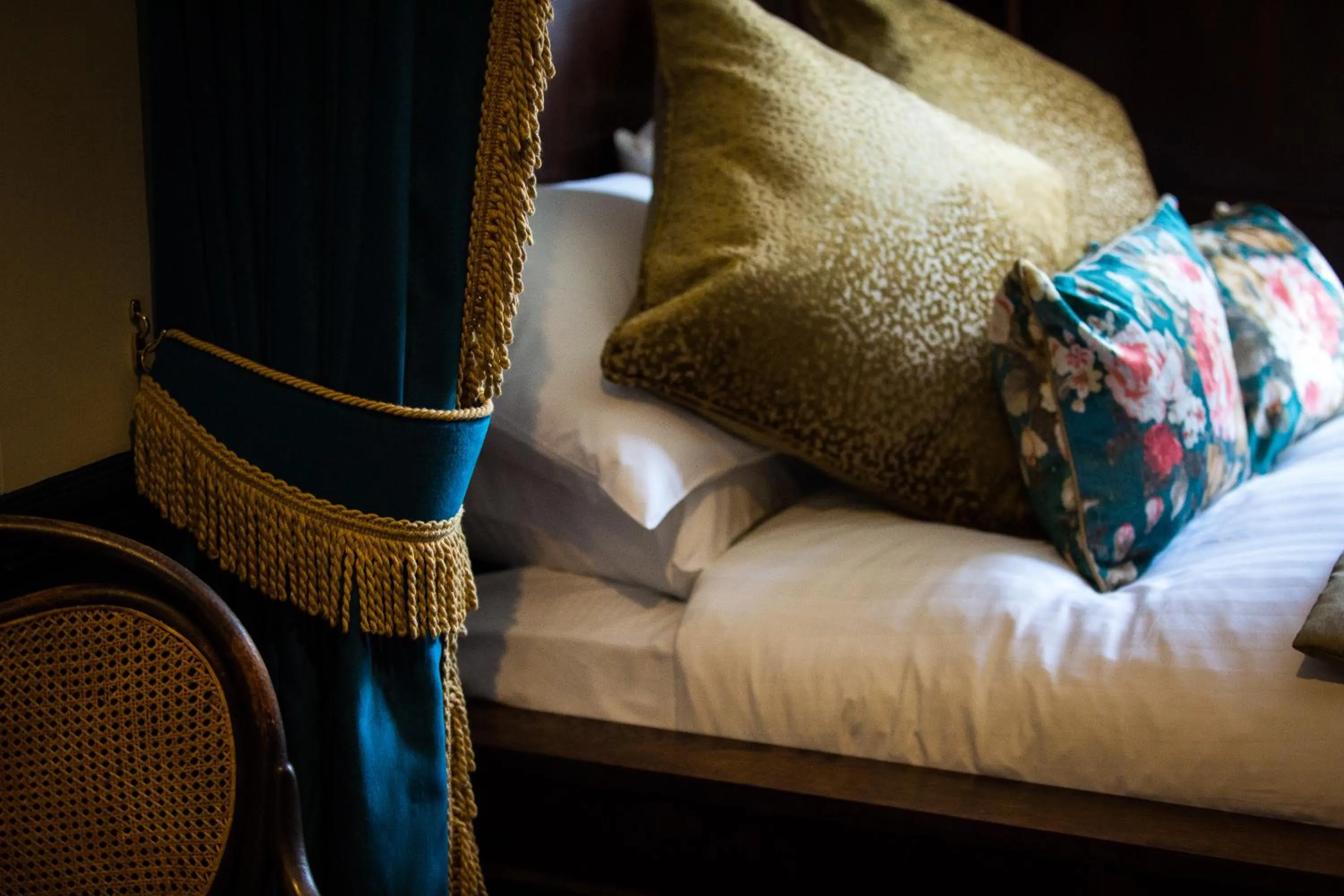 Bed in The Cardinals Hat