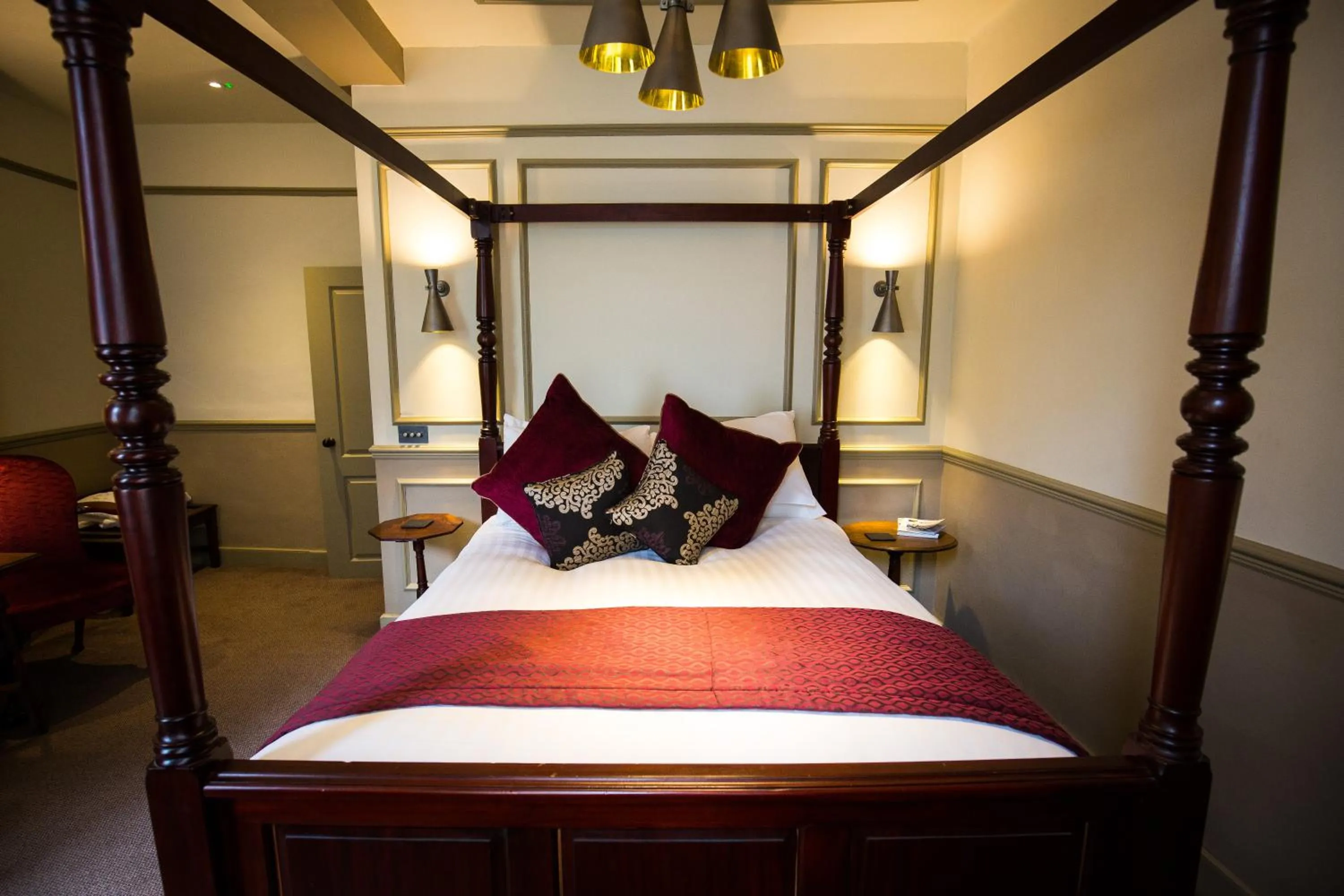 Bed in The Cardinals Hat