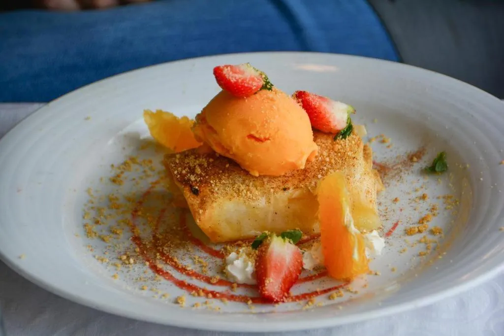 Restaurant/places to eat in Belmonte Sinai Hotel