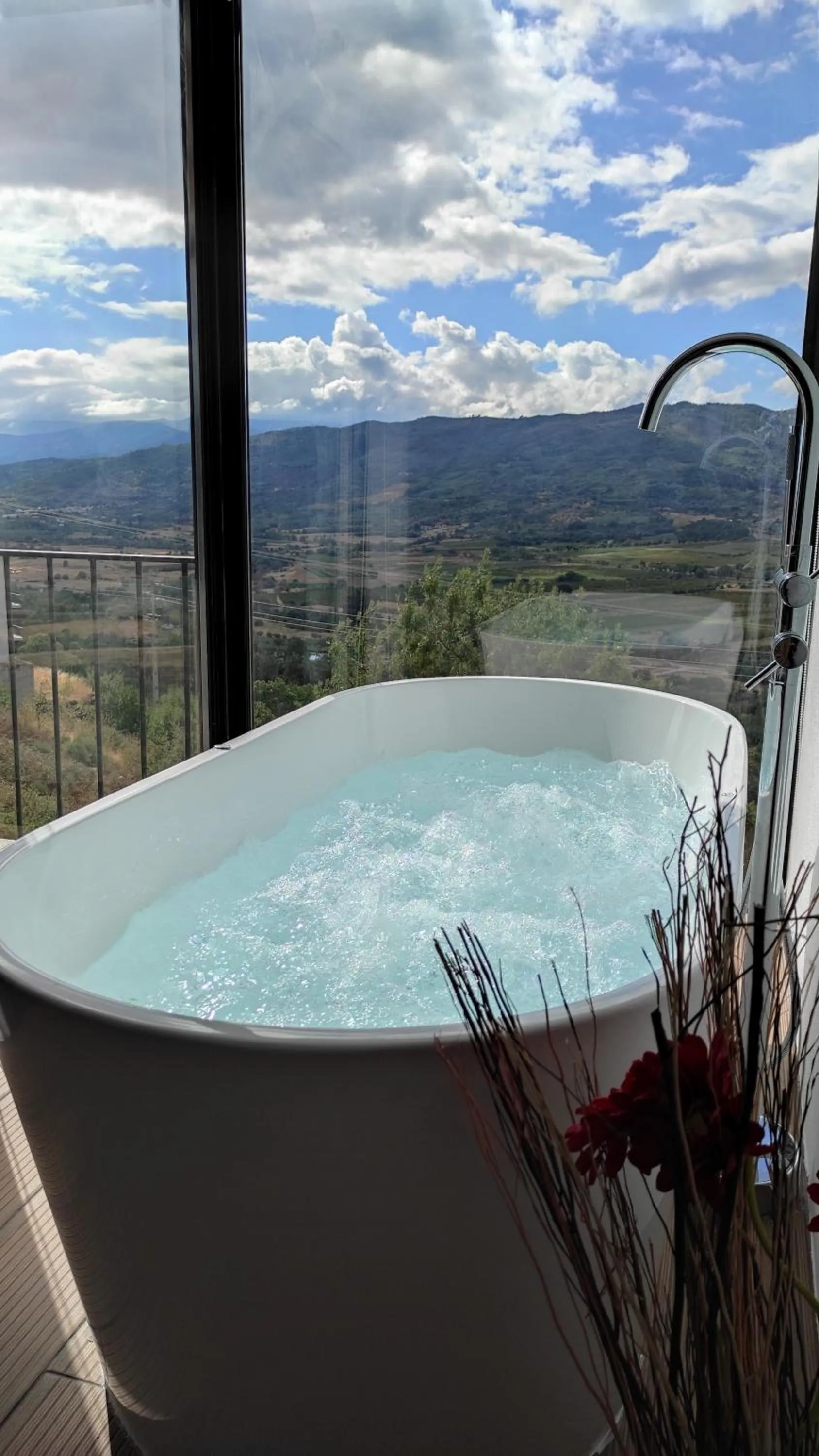 Hot Tub in Belmonte Sinai Hotel