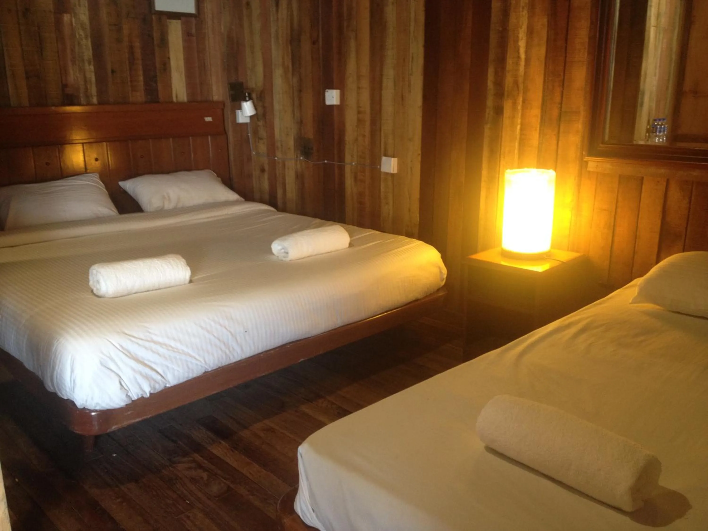 Bed in Joe Fisherman Inn