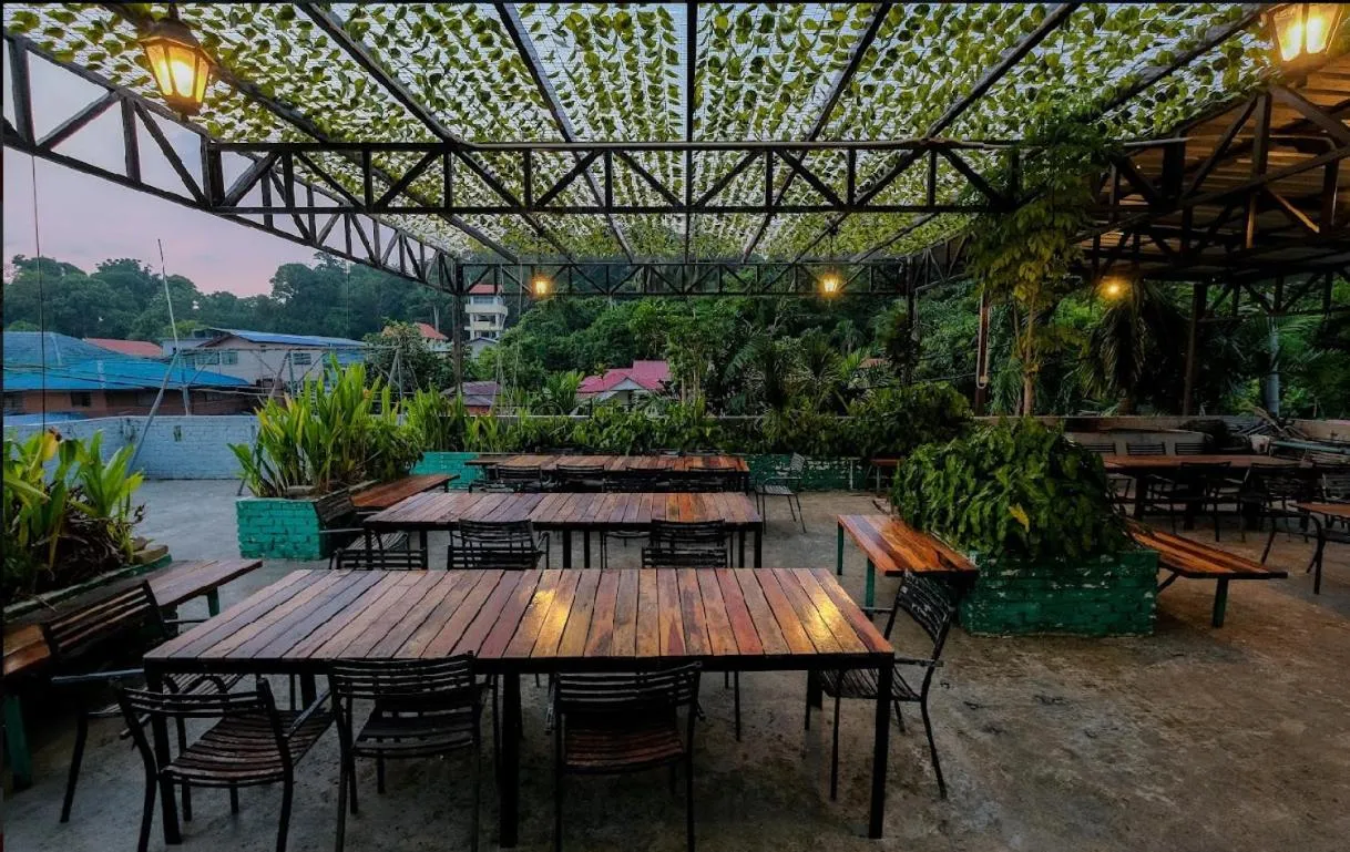 Garden view in Joe Fisherman Inn