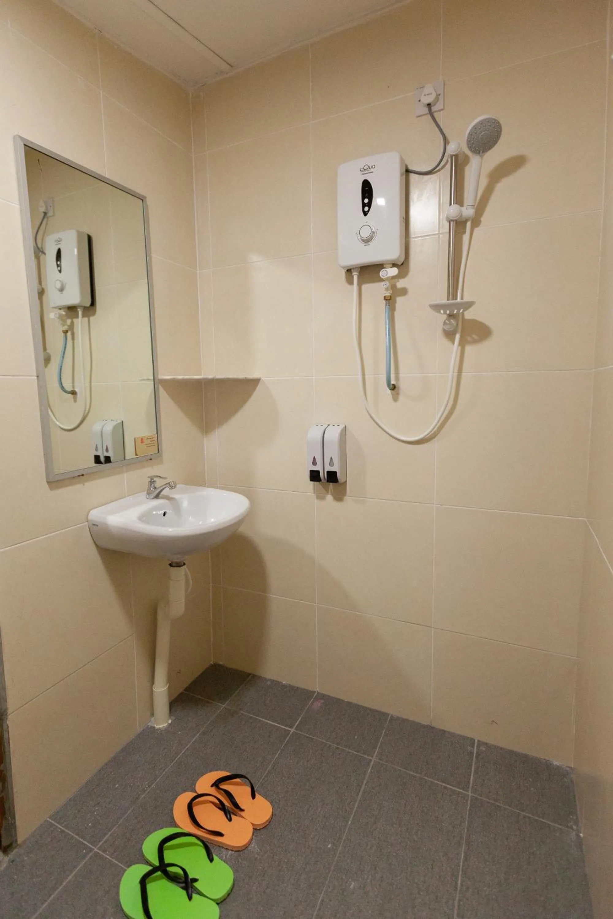 Bathroom in Joe Fisherman Inn