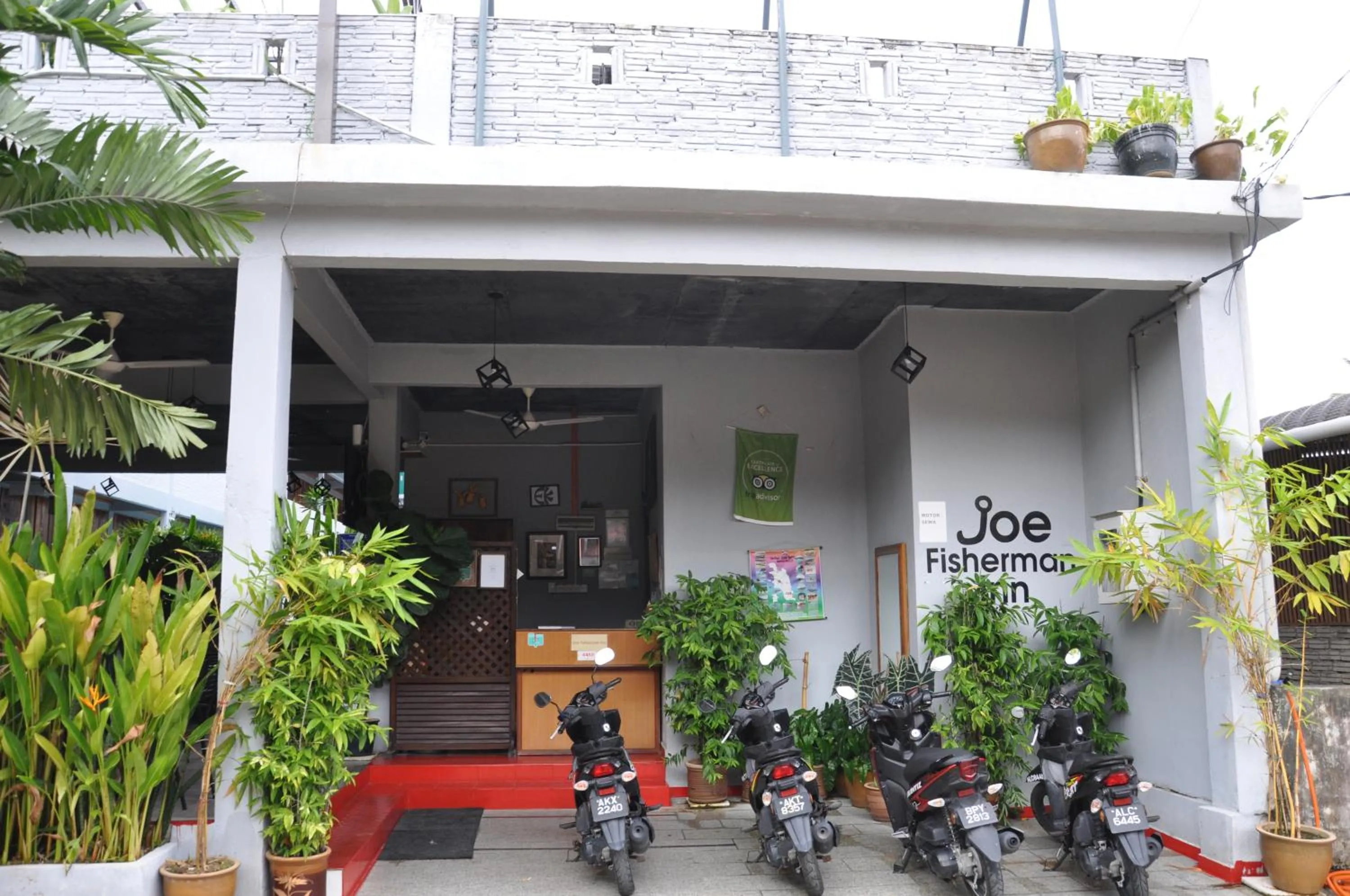 Facade/entrance in Joe Fisherman Inn