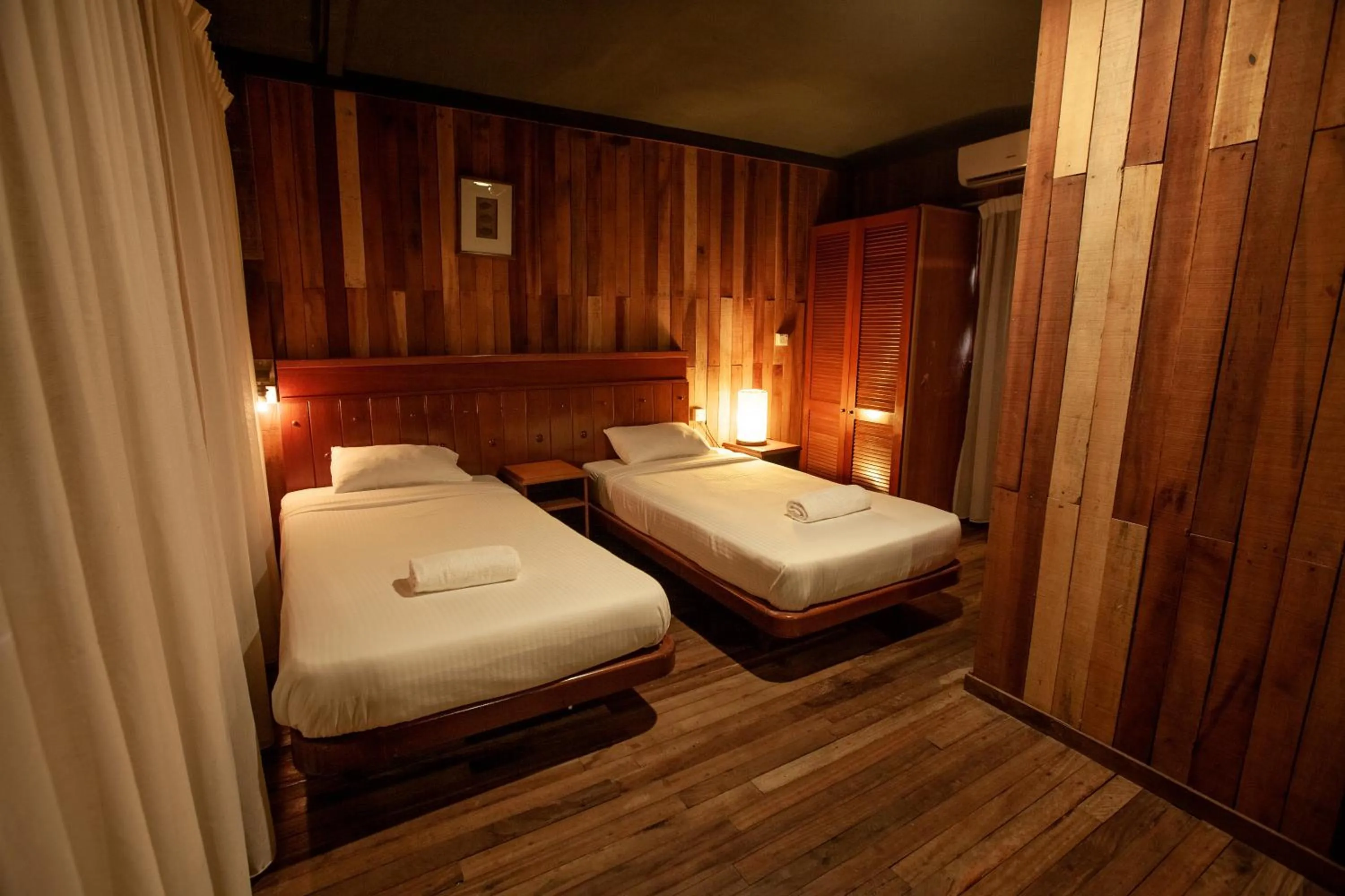 Photo of the whole room, Bed in Joe Fisherman Inn