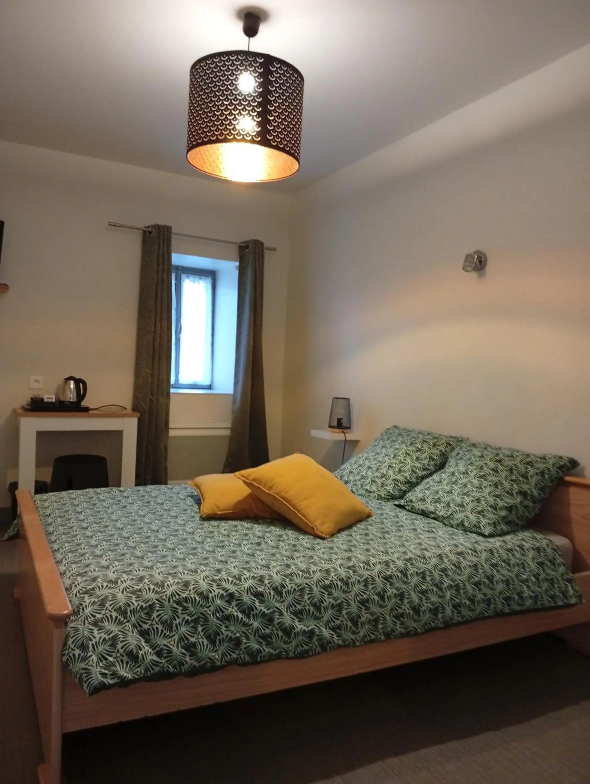 Bed in Hôtel de l'abbaye