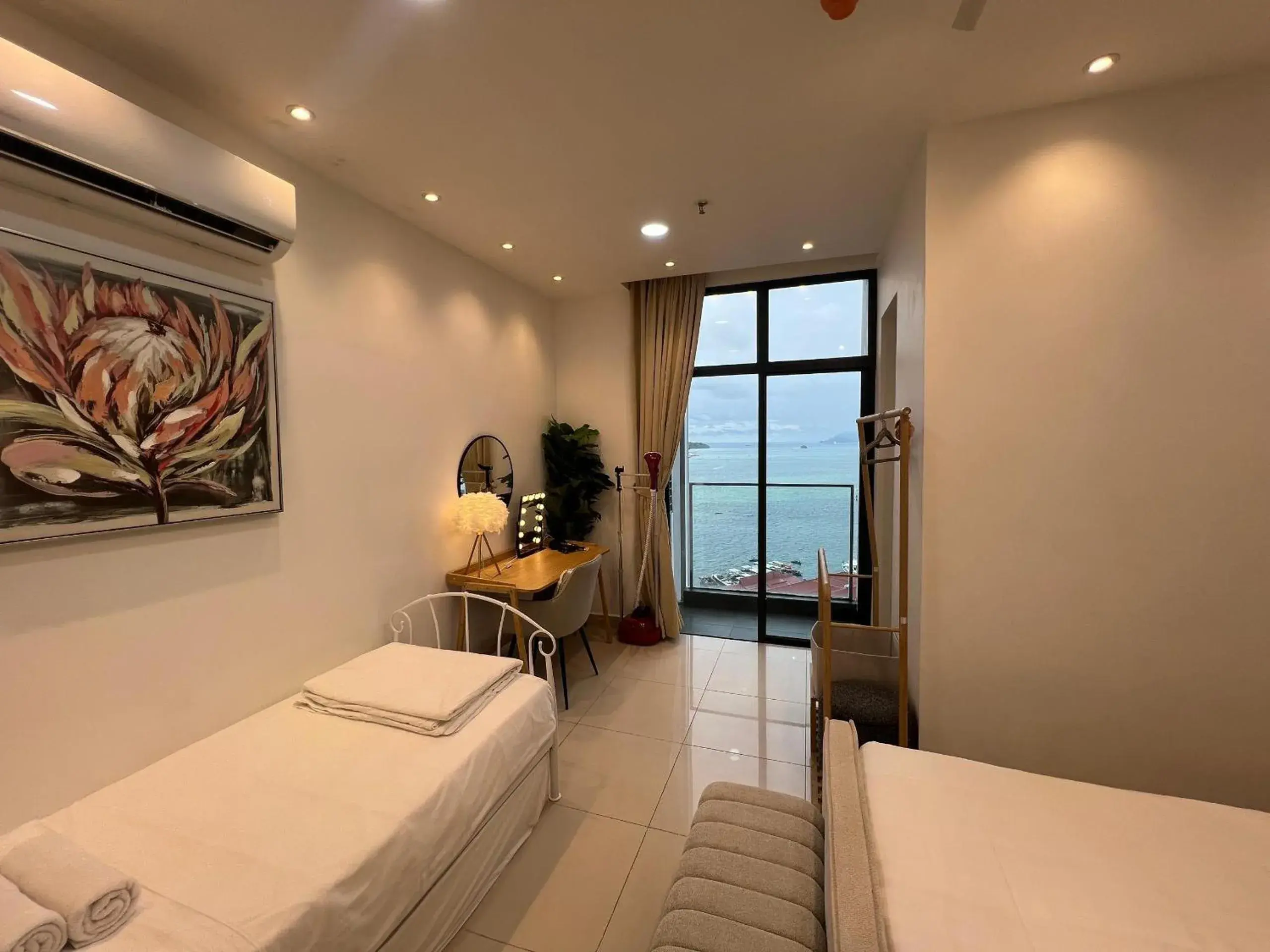 Bed in The Shore Kota Kinabalu Bed in The Shore Kota Kinabalu