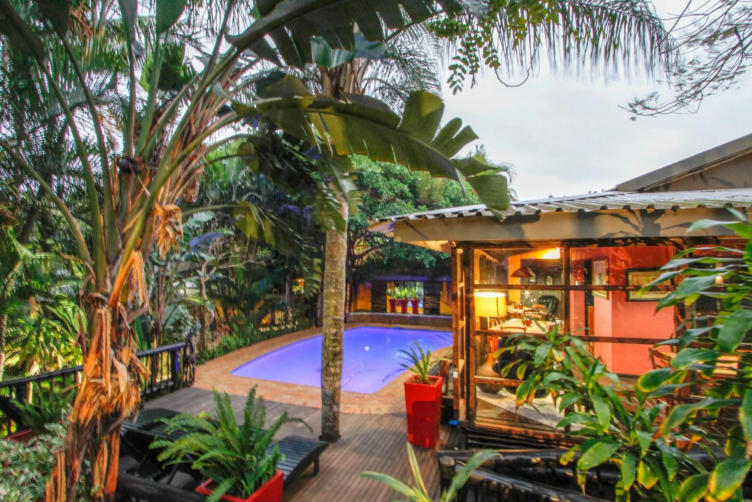 Swimming pool in Umlilo Guest House