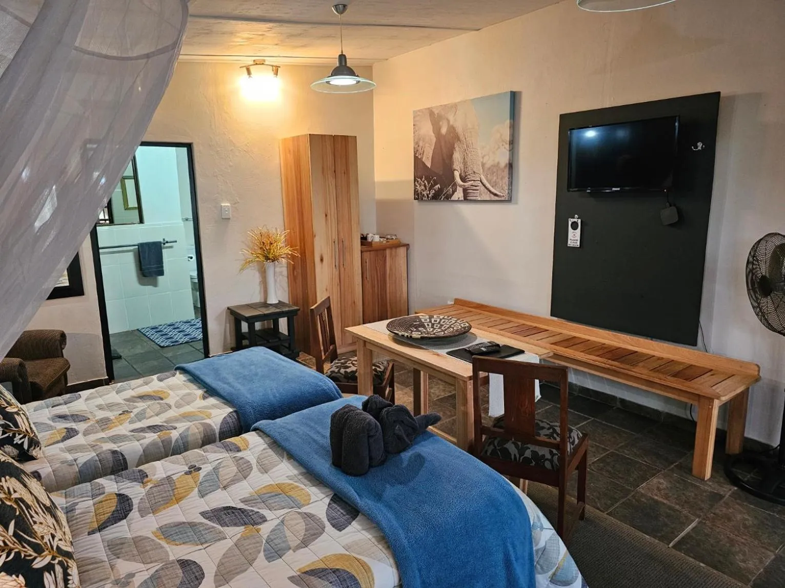 Bedroom, Bed in Umlilo Guest House