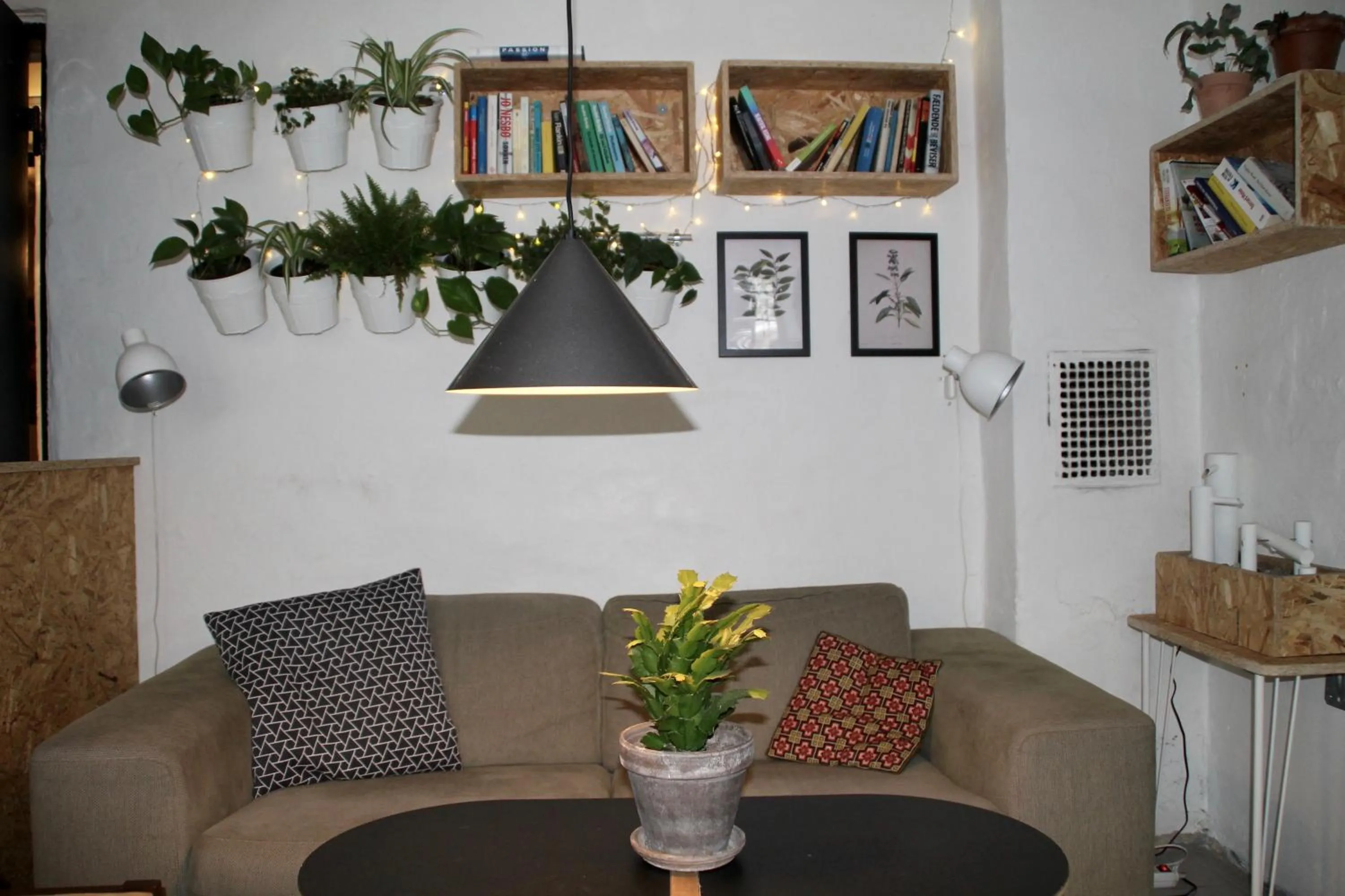 Communal lounge/ TV room in Globalhagen Hostel