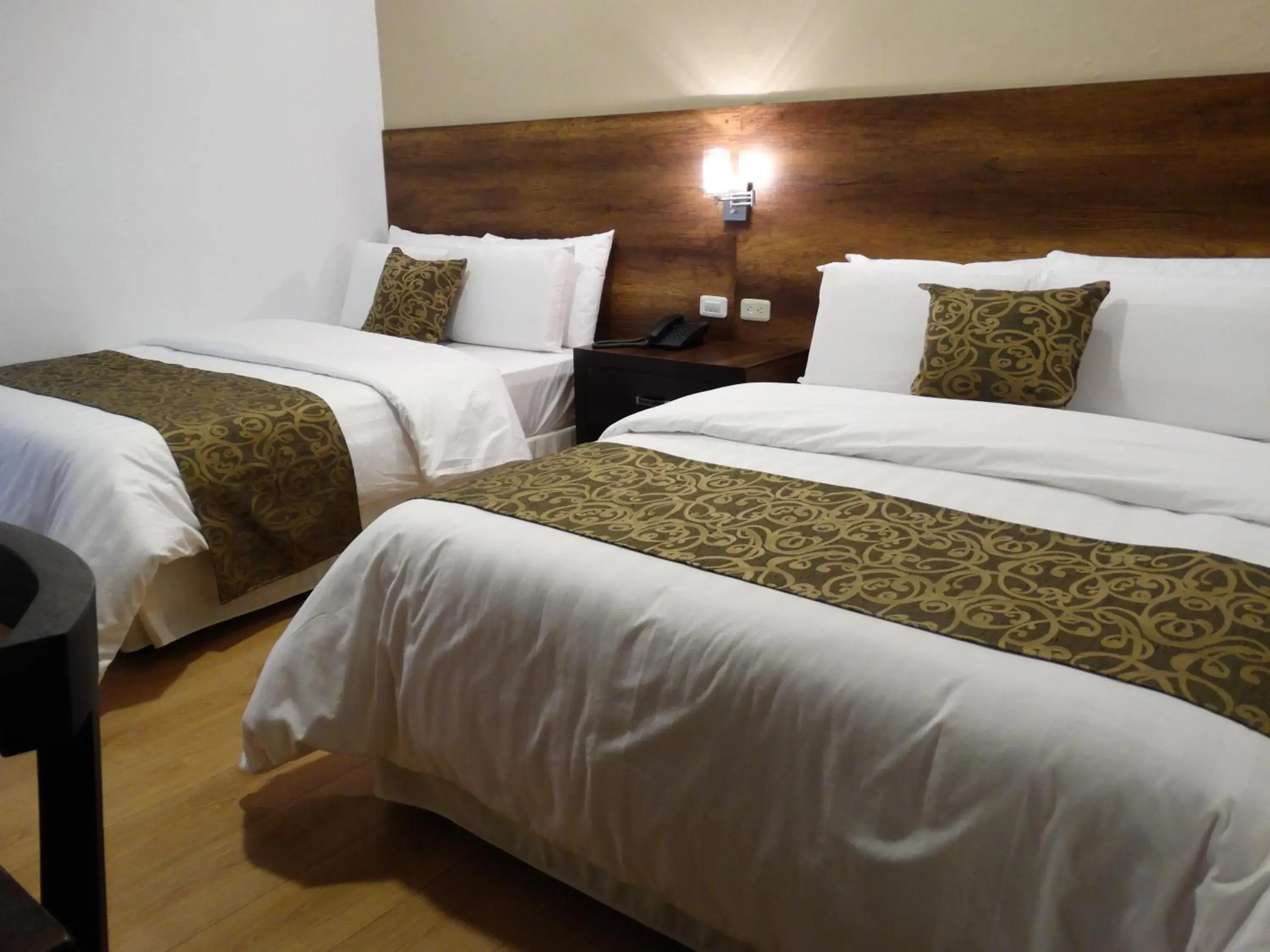 Triple Room in Siena Hotel Triple Room in Siena Hotel
