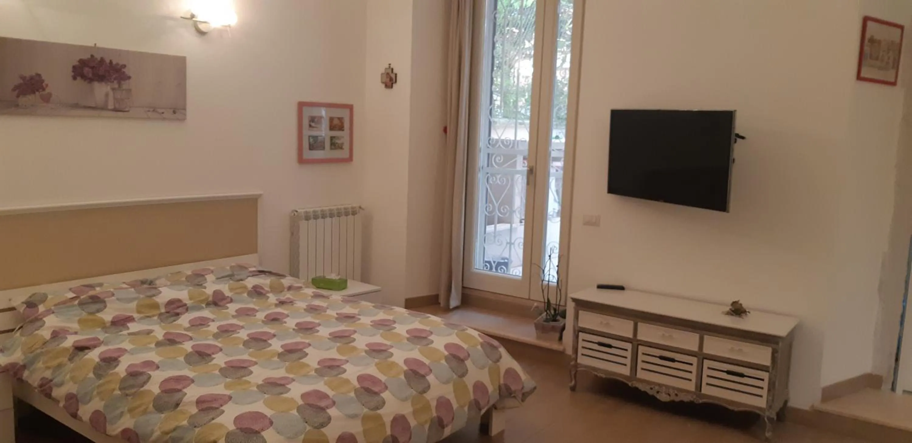 Photo of the whole room, Bed in La Casetta di Ely