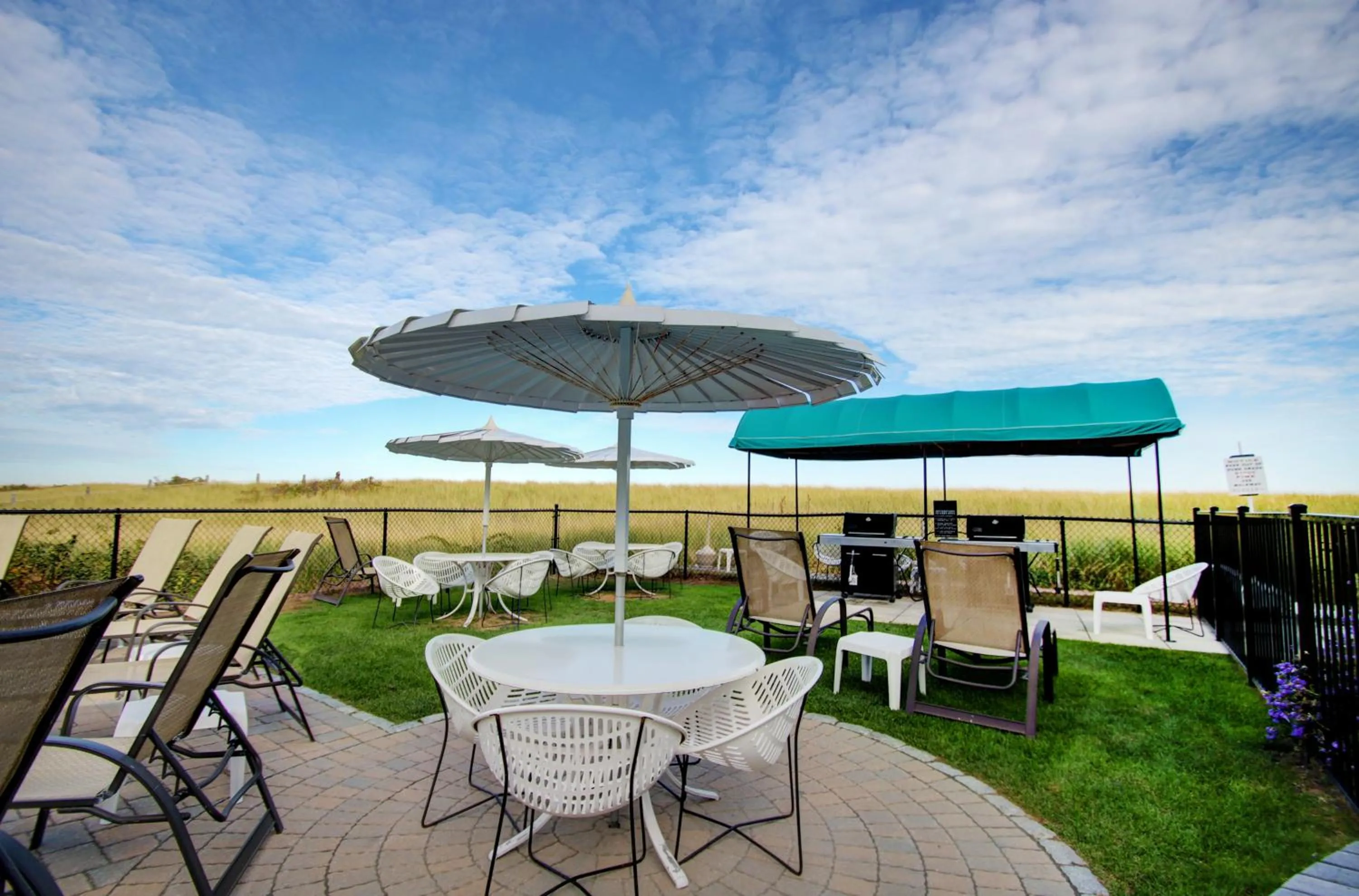 Patio in Sea Cliff House Motel