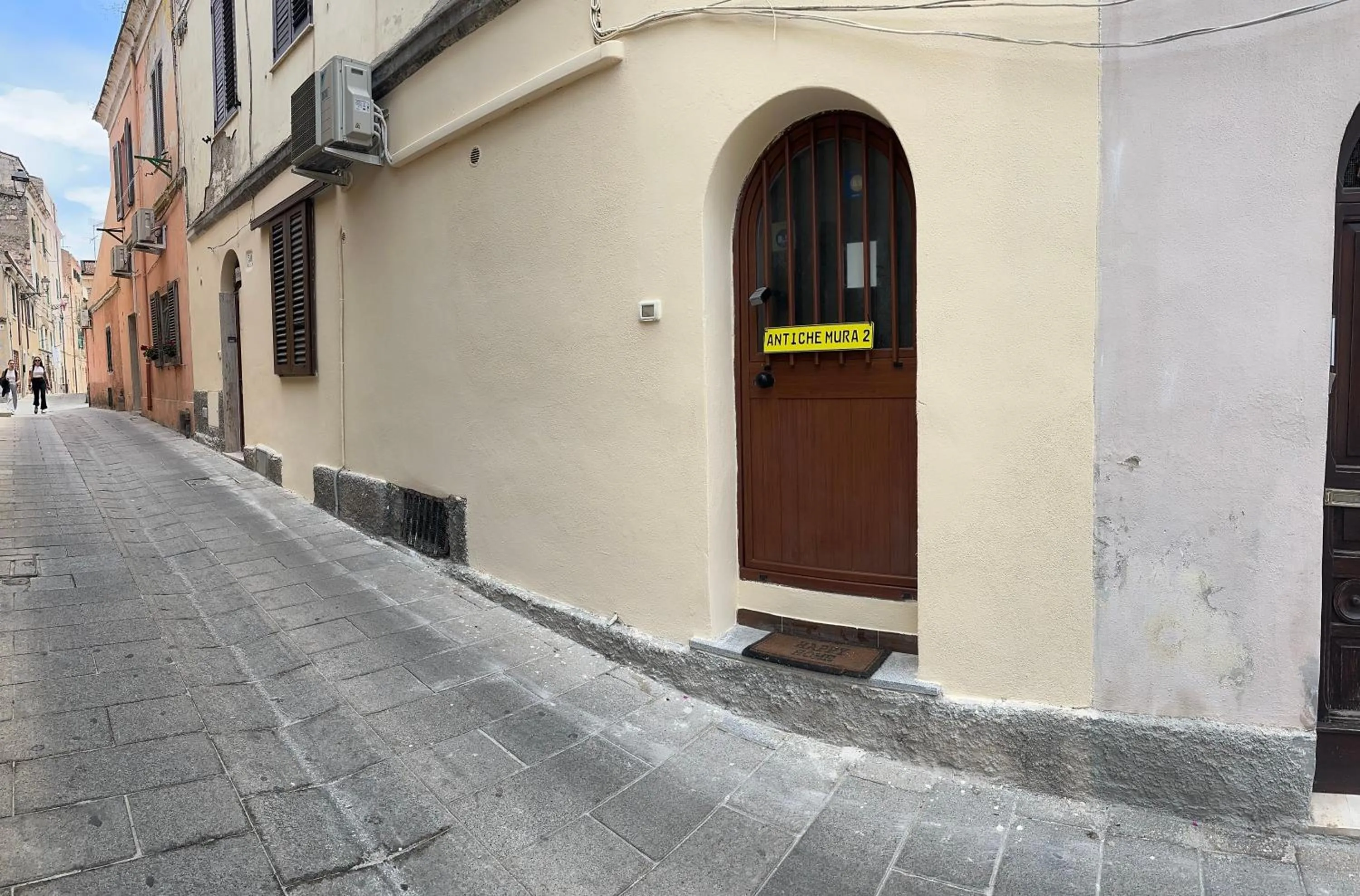 Quiet street view in Le antiche mura 2