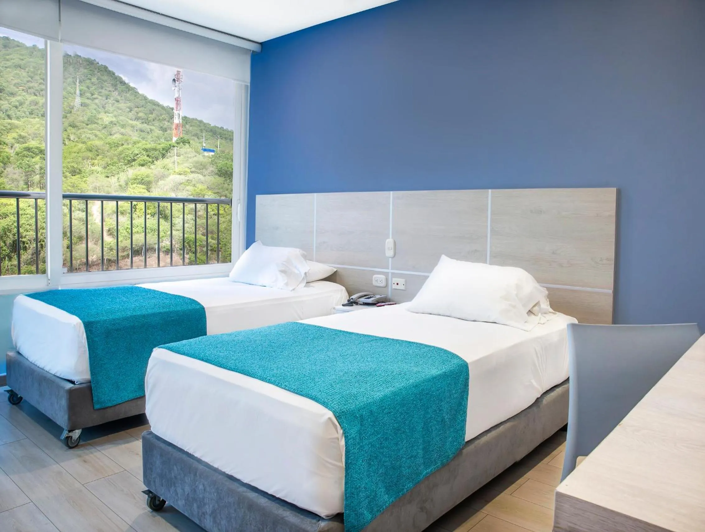 Standard Twin Room in Hotel Santorini Casablanca Resort