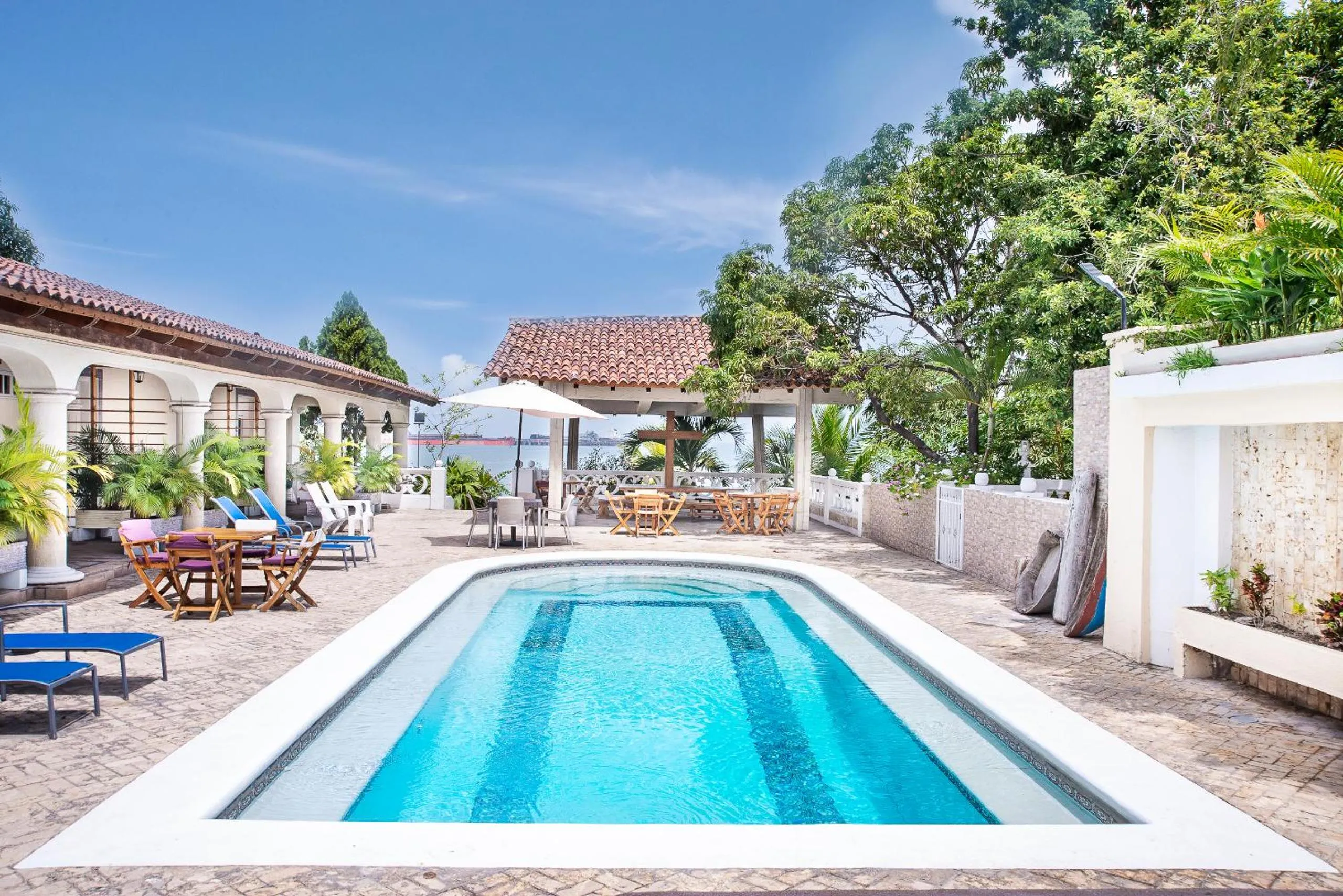 Swimming pool in Hotel Santorini Casablanca Resort