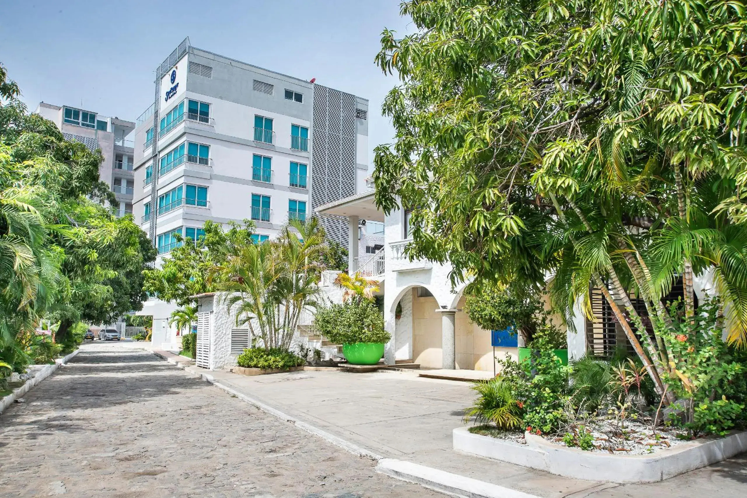 Facade/entrance in Hotel Santorini Casablanca Resort Facade/entrance in Hotel Santorini Casablanca Resort