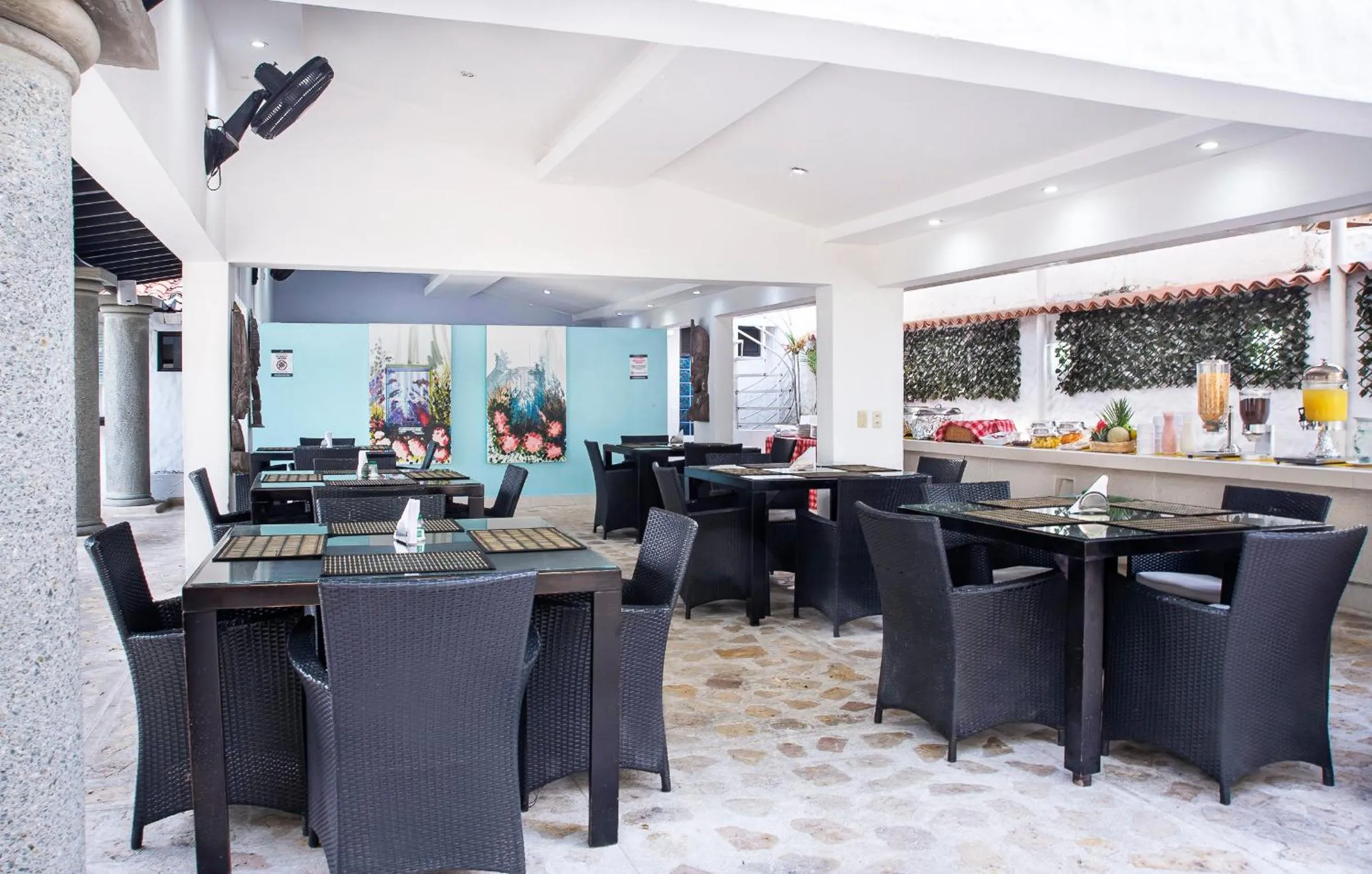 Restaurant/places to eat in Hotel Santorini Casablanca Resort