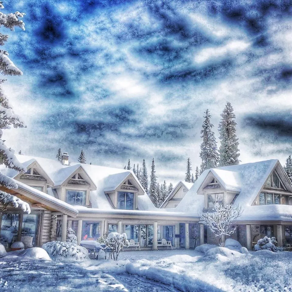 Property building in Retreat Wilderness Inn