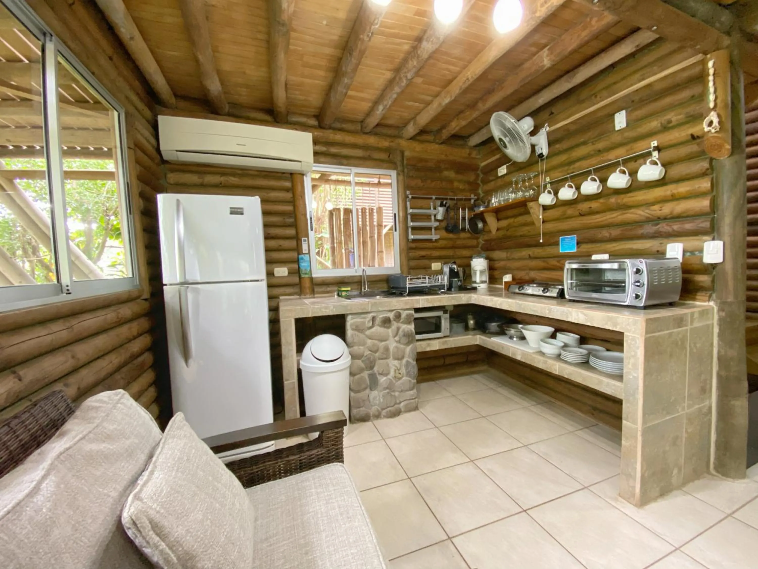 Kitchen or kitchenette in Horizon Hotel & Yoga center