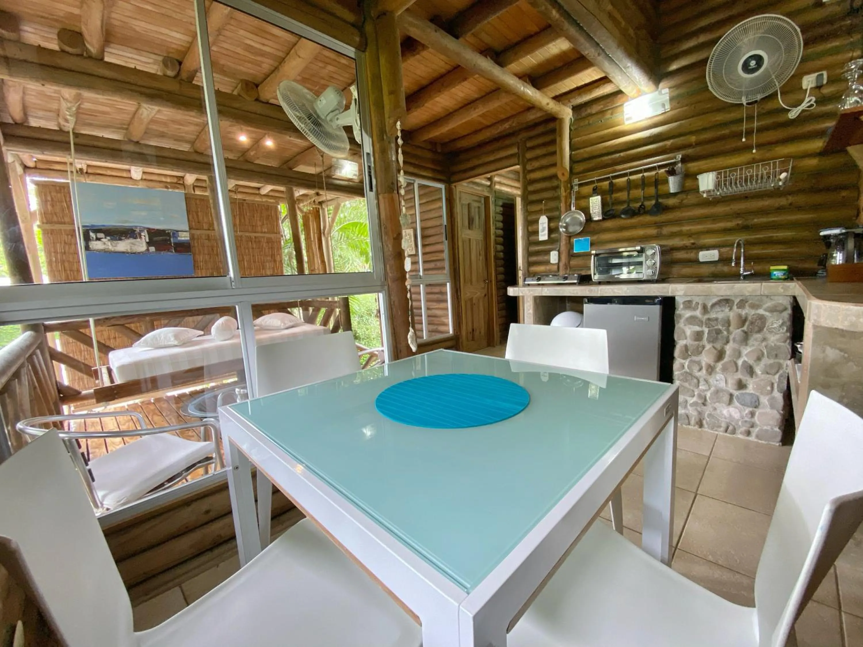 Dining area in Horizon Hotel & Yoga center