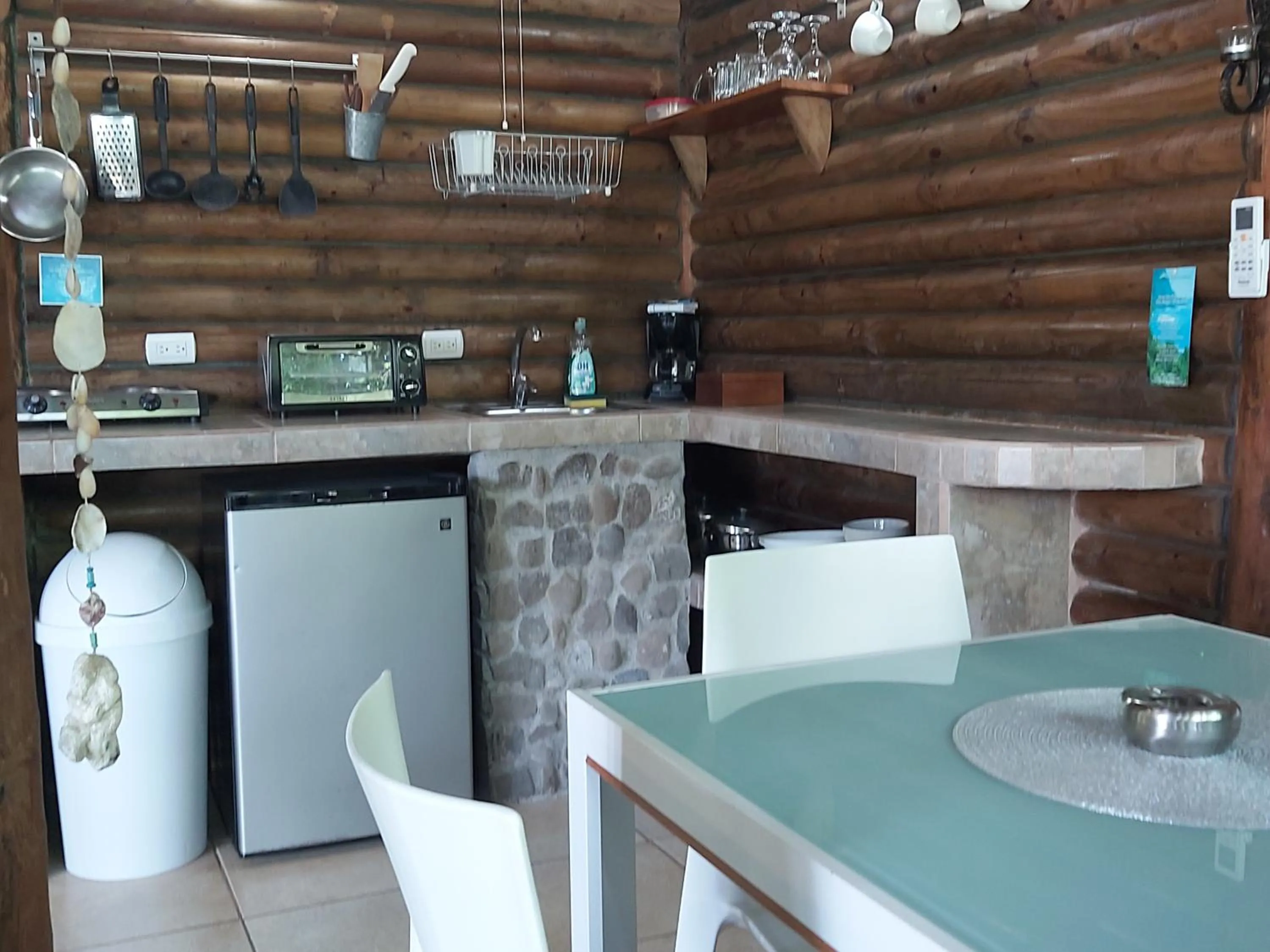 Kitchen or kitchenette in Horizon Hotel & Yoga center