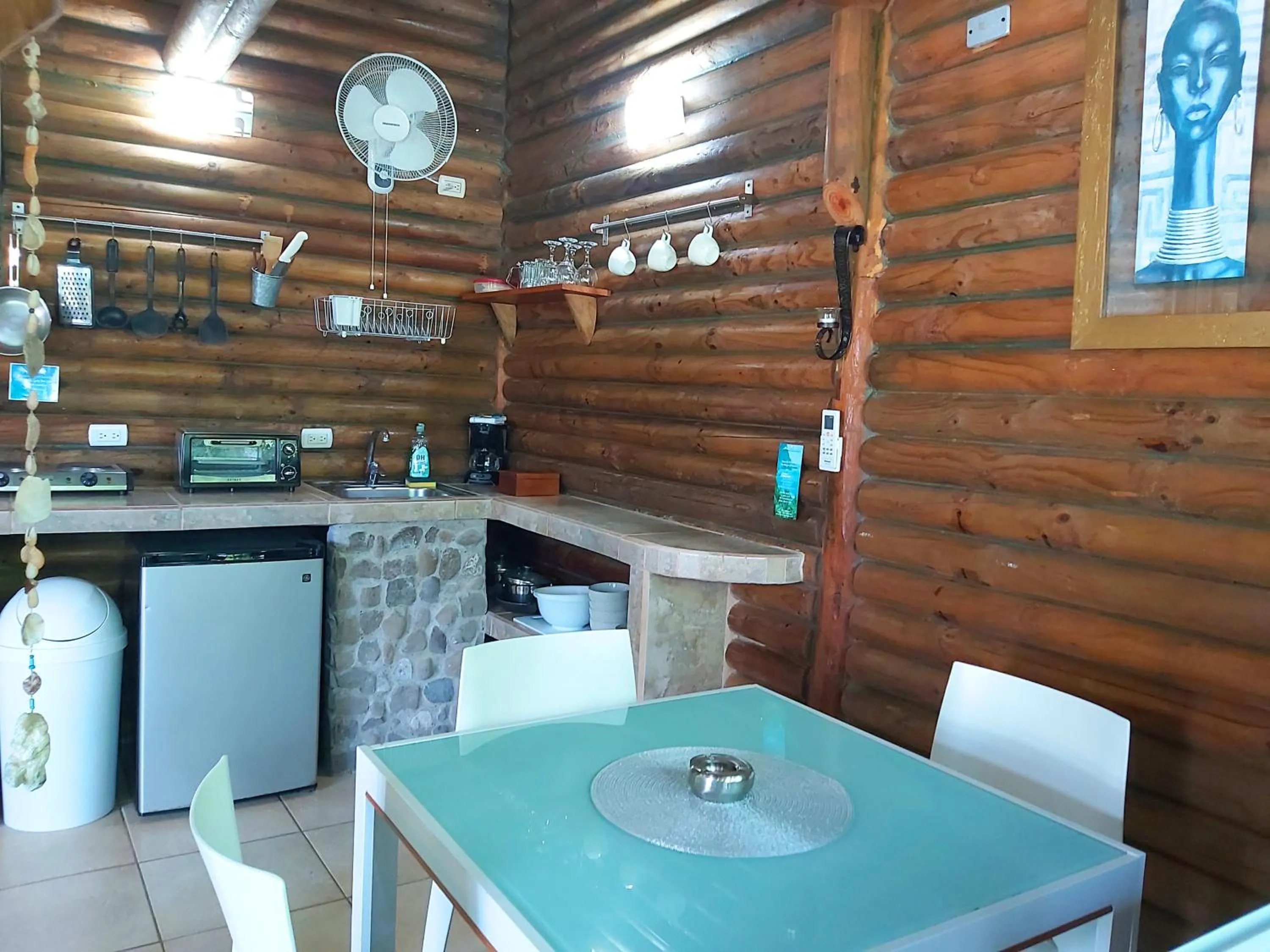 Kitchen or kitchenette in Horizon Hotel & Yoga center