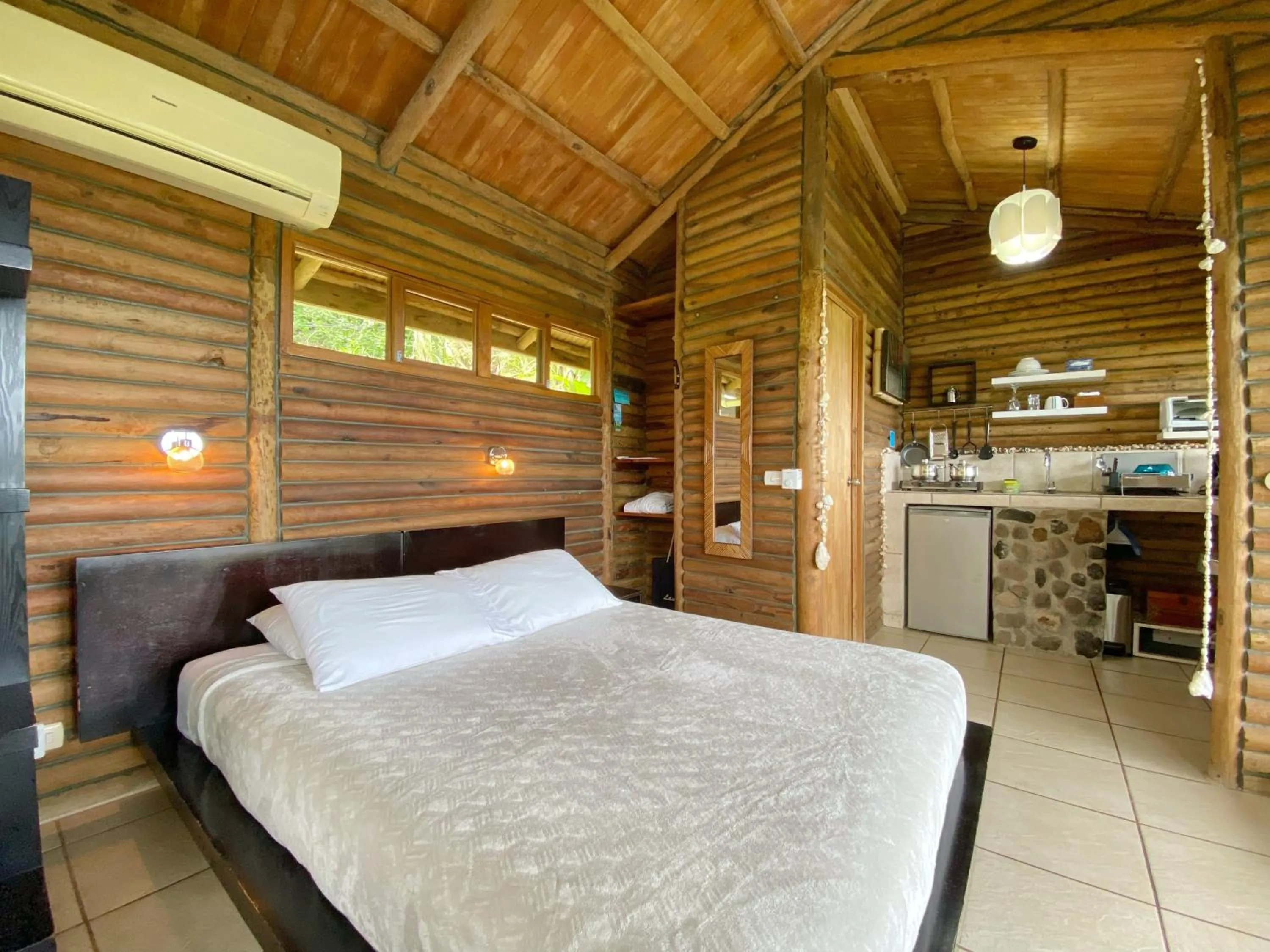 Bed in Horizon Hotel & Yoga center