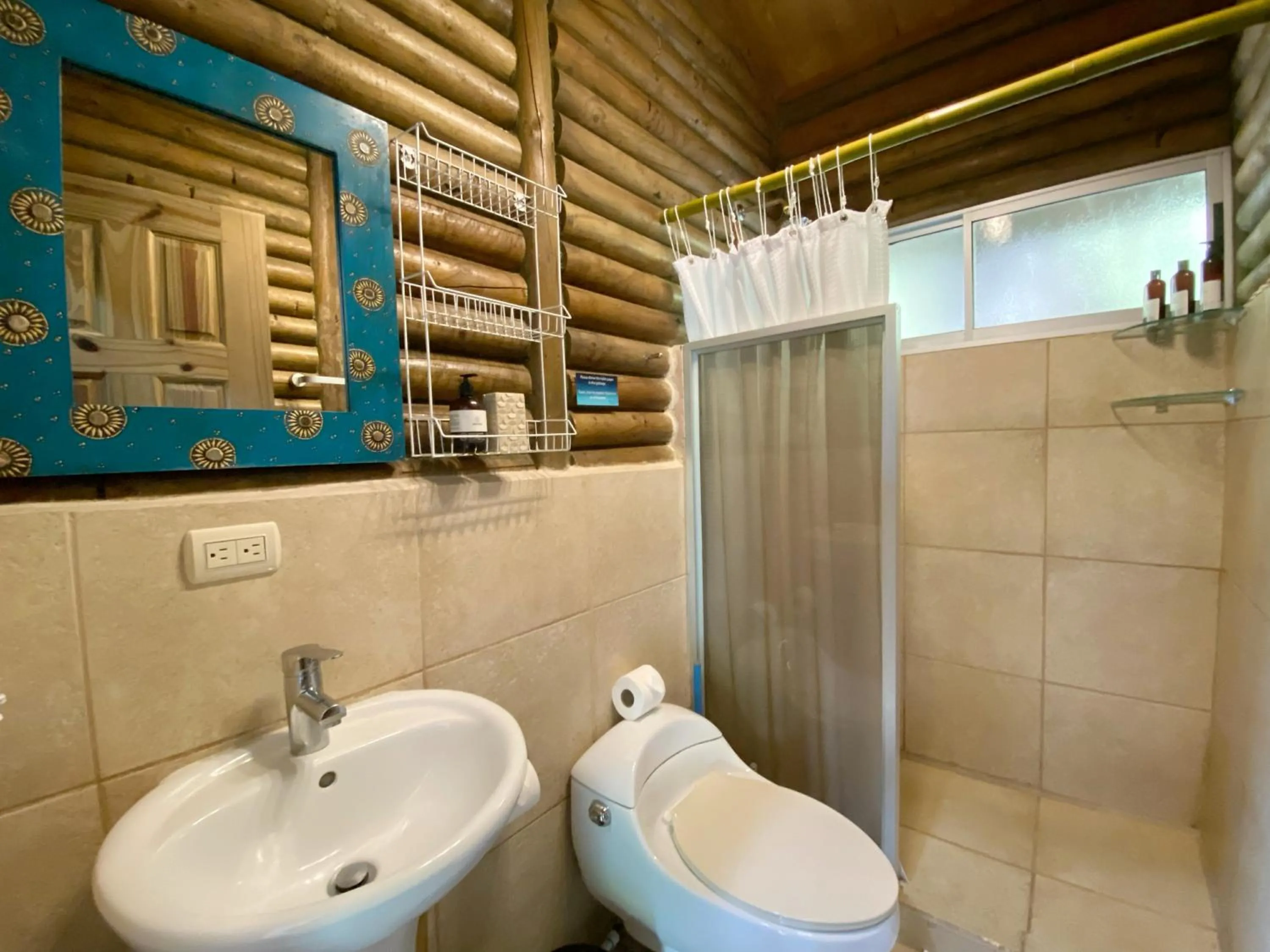Shower in Horizon Hotel & Yoga center