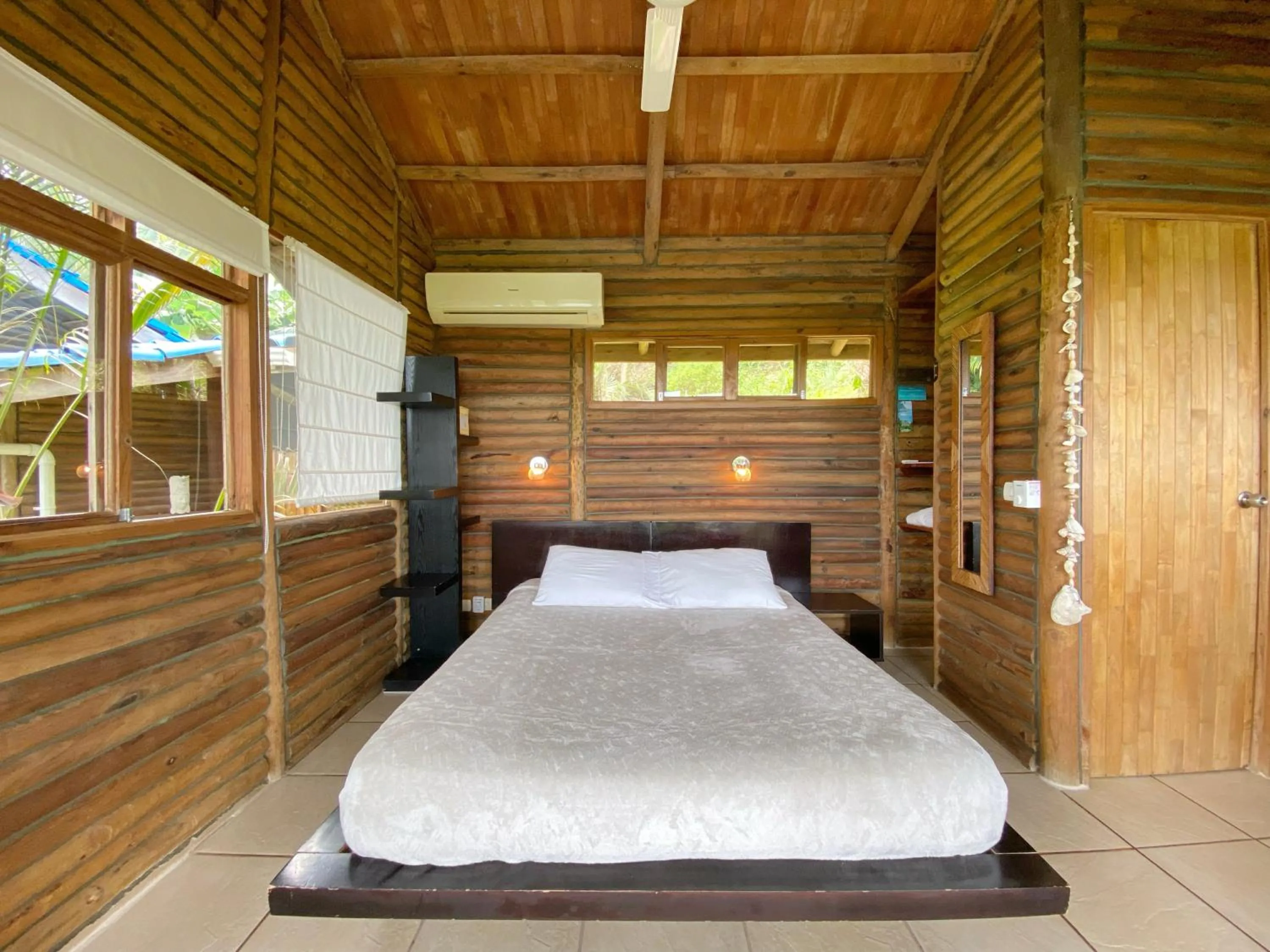Bed in Horizon Hotel & Yoga center