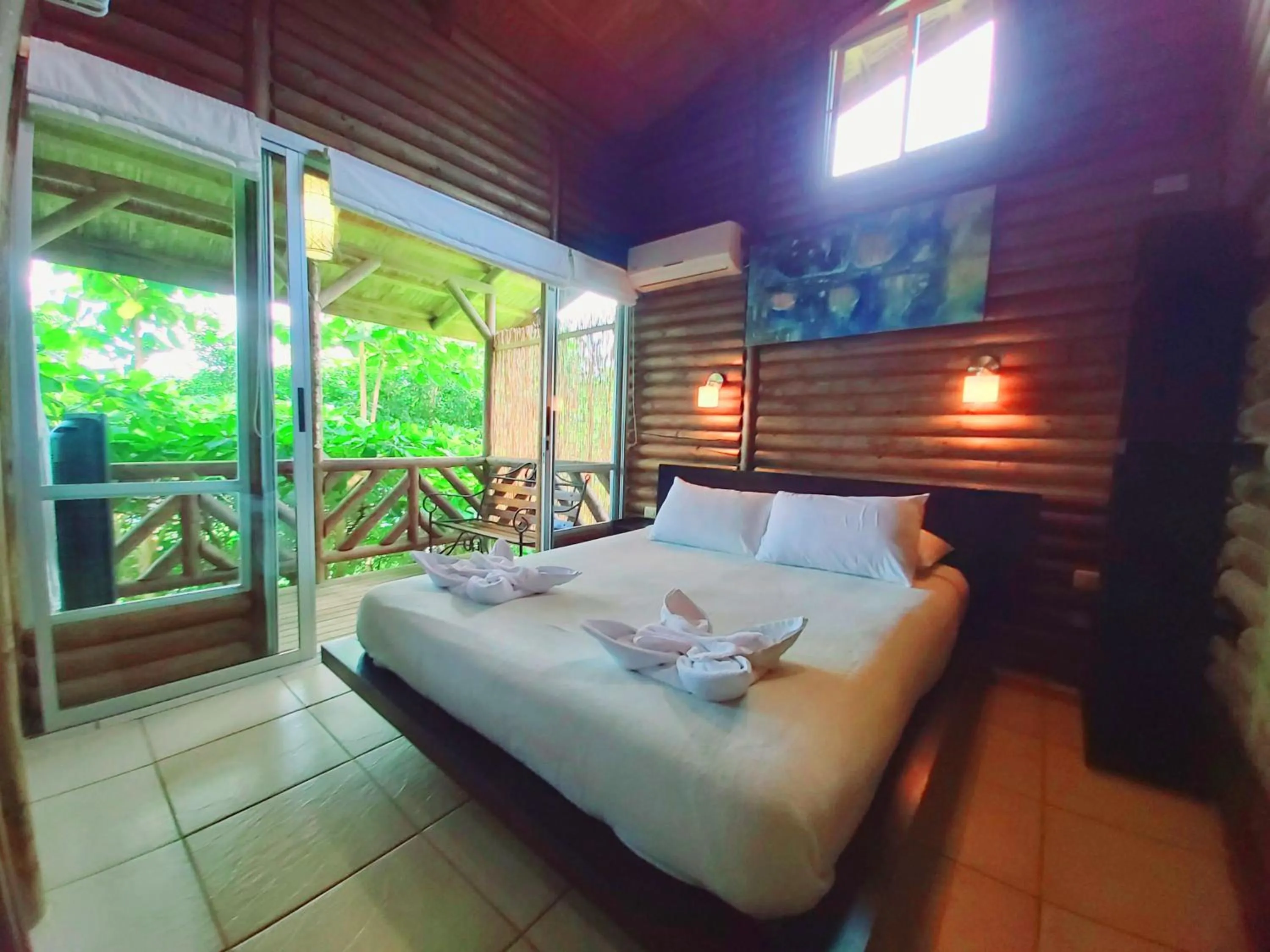 Bedroom, Bed in Horizon Hotel & Yoga center