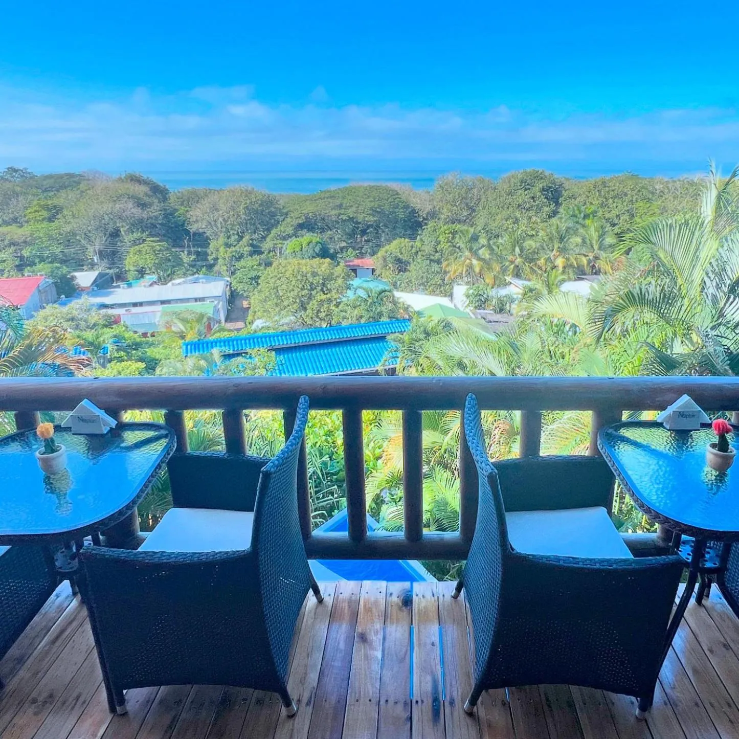 Restaurant/places to eat in Horizon Hotel & Yoga center