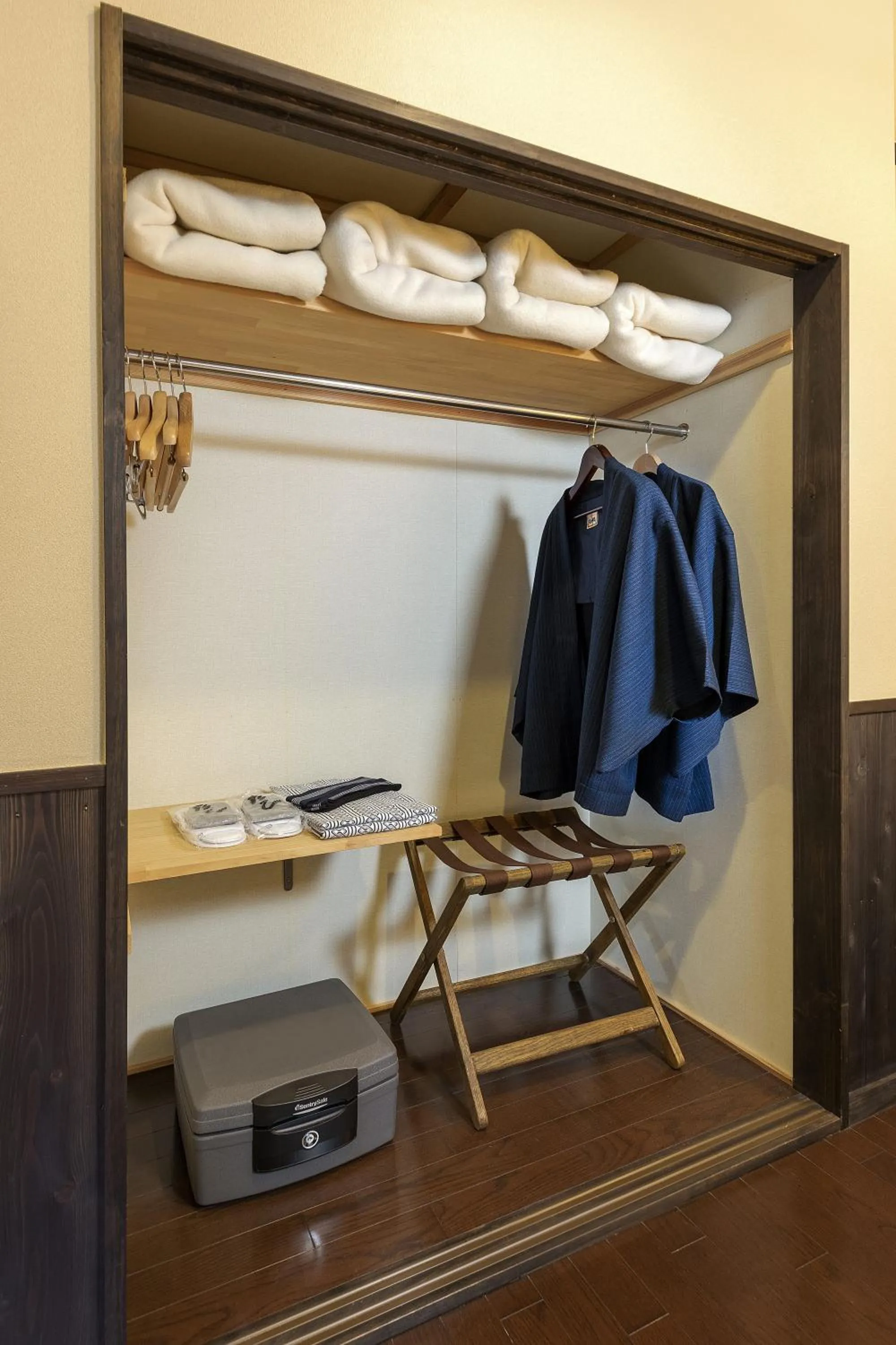 wardrobe in Yufuin Yufusaryo