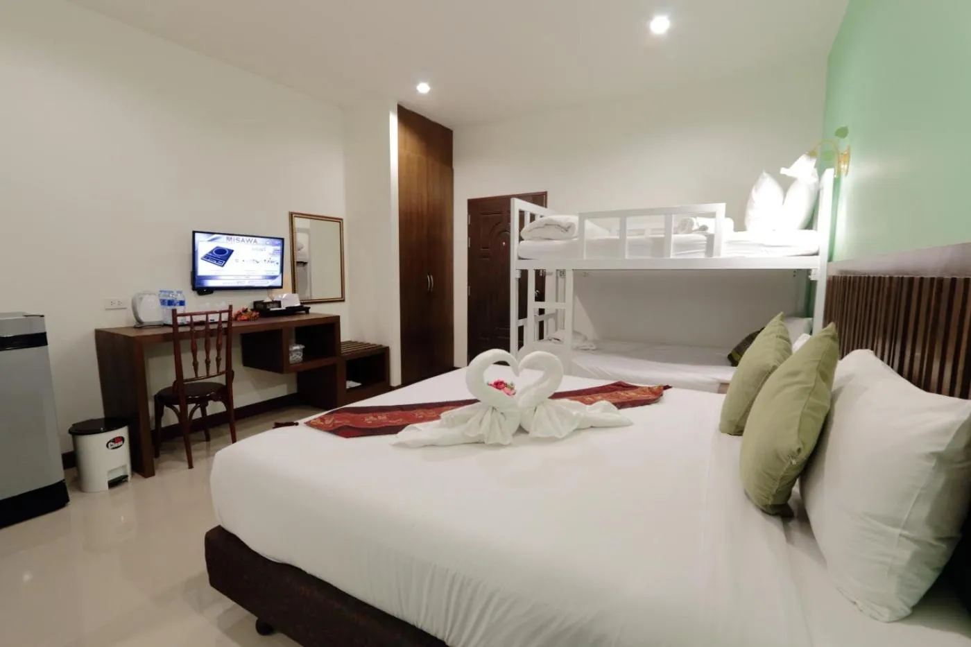 Photo of the whole room, Bed in BS Airport at Phuket