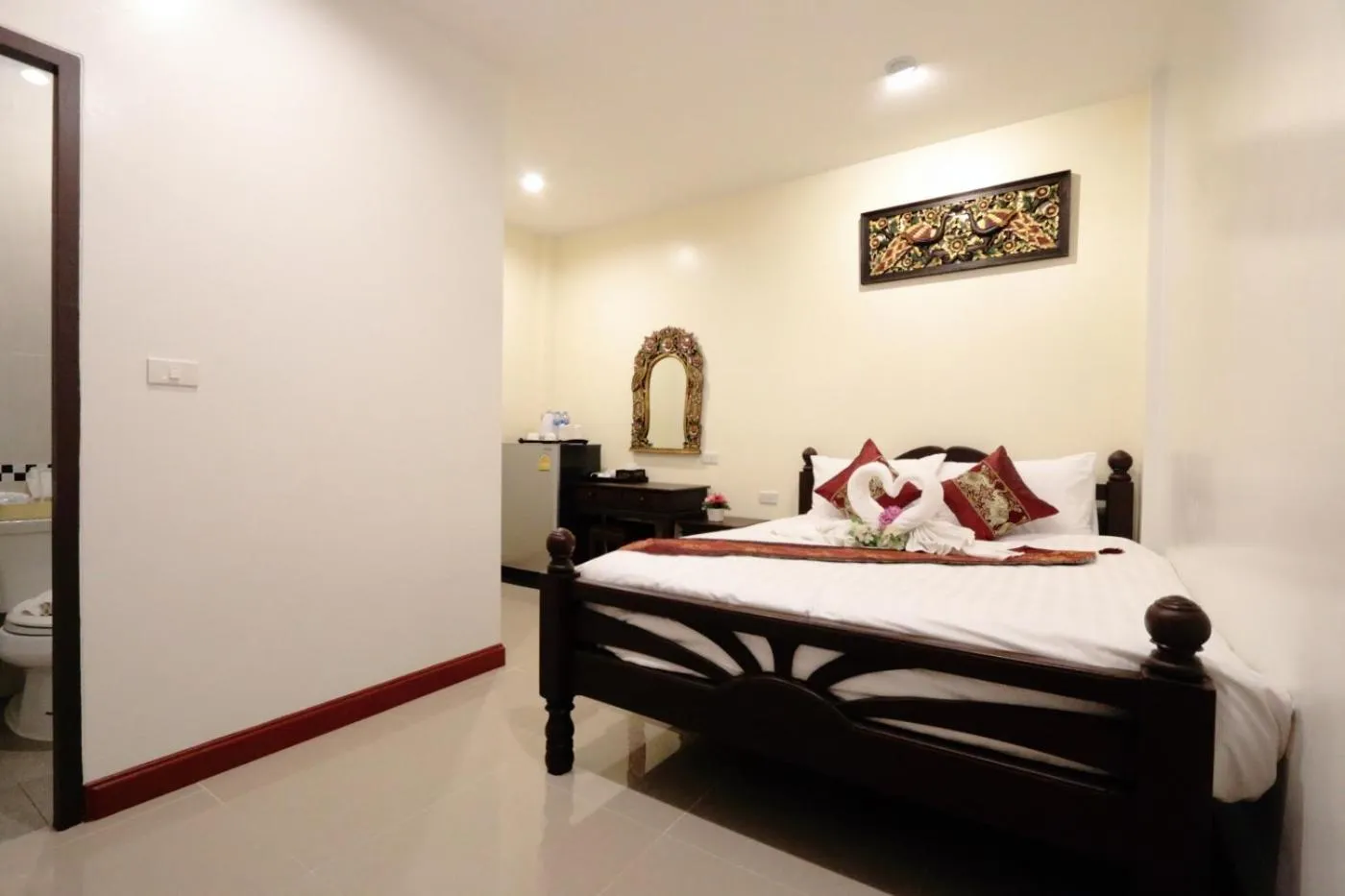 Bathroom, Bed in BS Airport at Phuket