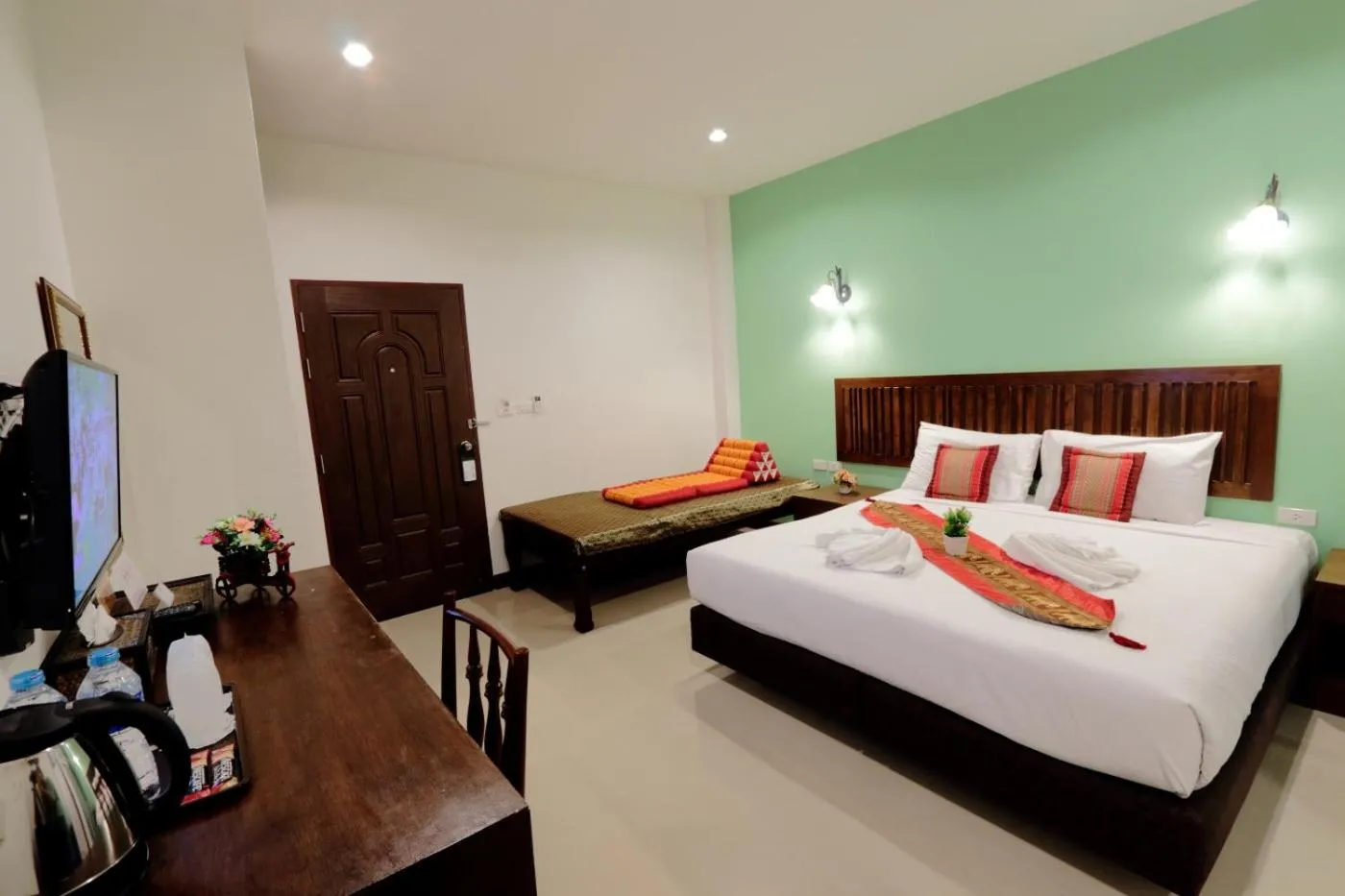 TV and multimedia, Bed in BS Airport at Phuket