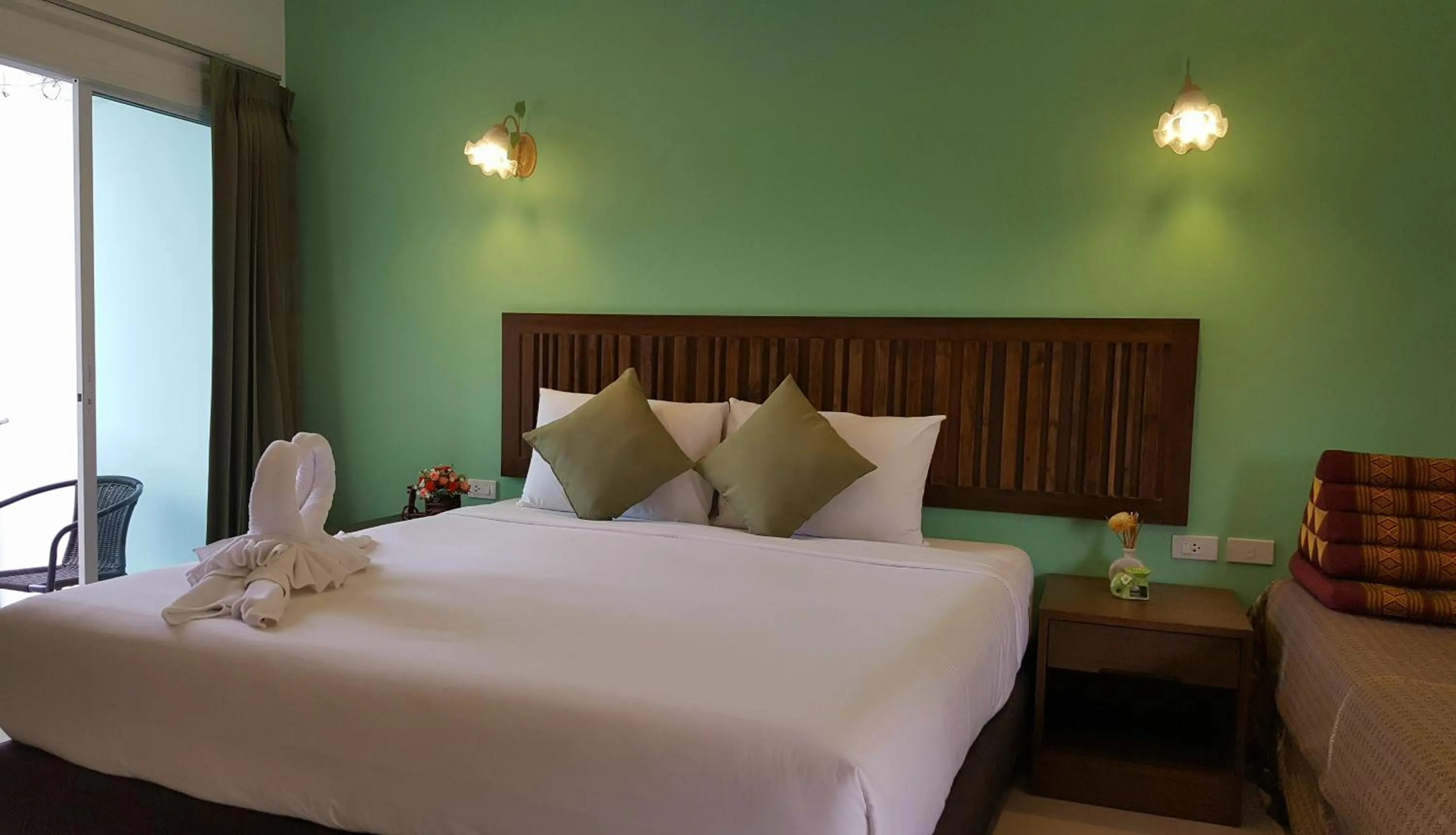 Balcony/Terrace, Bed in BS Airport at Phuket