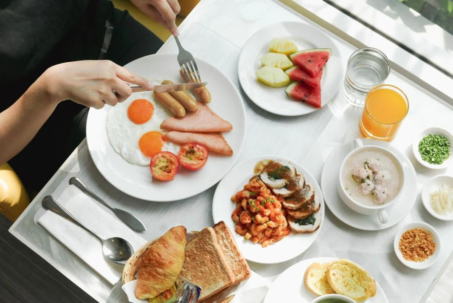 Breakfast in Le Tada Parkview Hotel