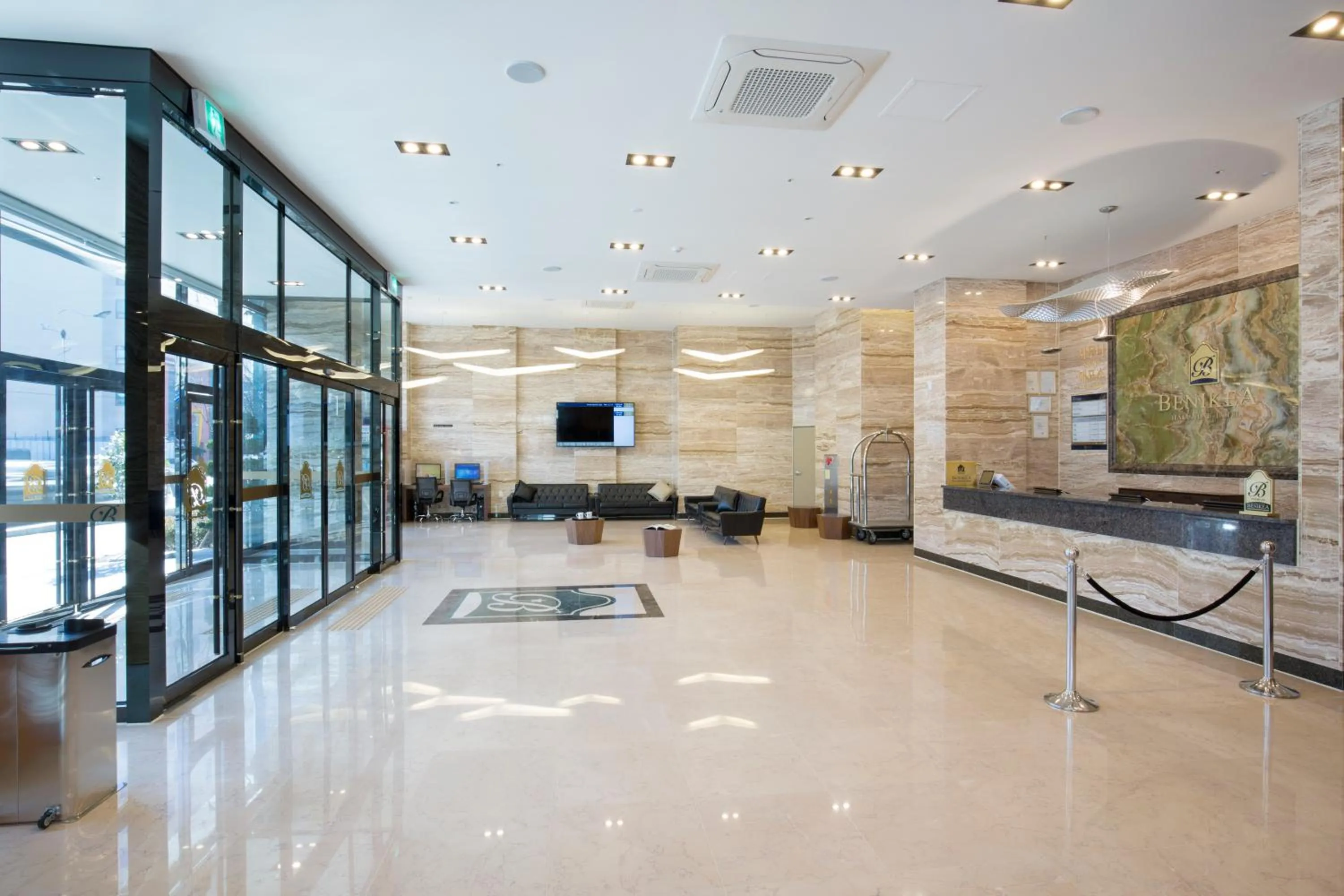 Lobby or reception in Benikea Hotel Haeundae