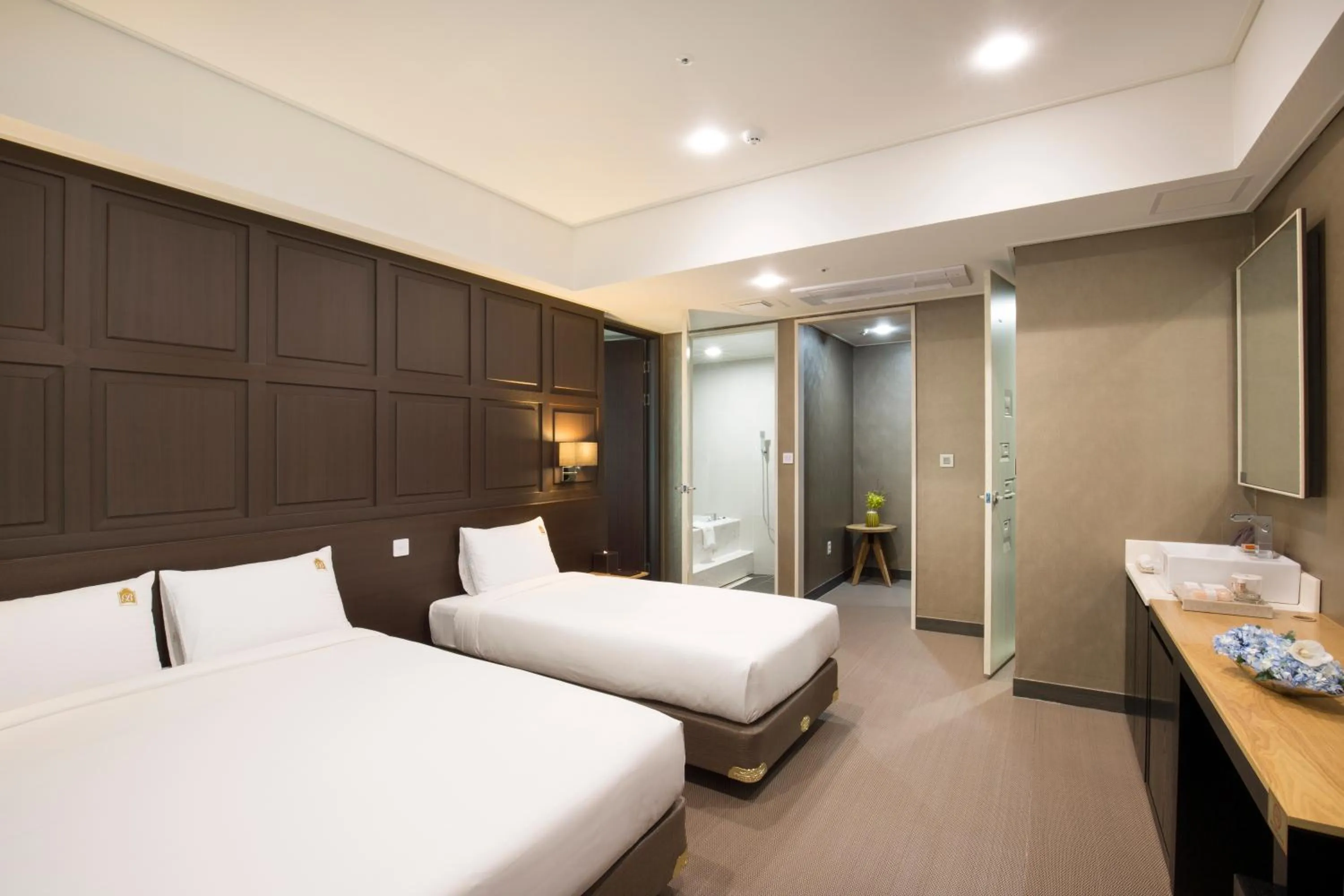 Bedroom, Bed in Benikea Hotel Haeundae