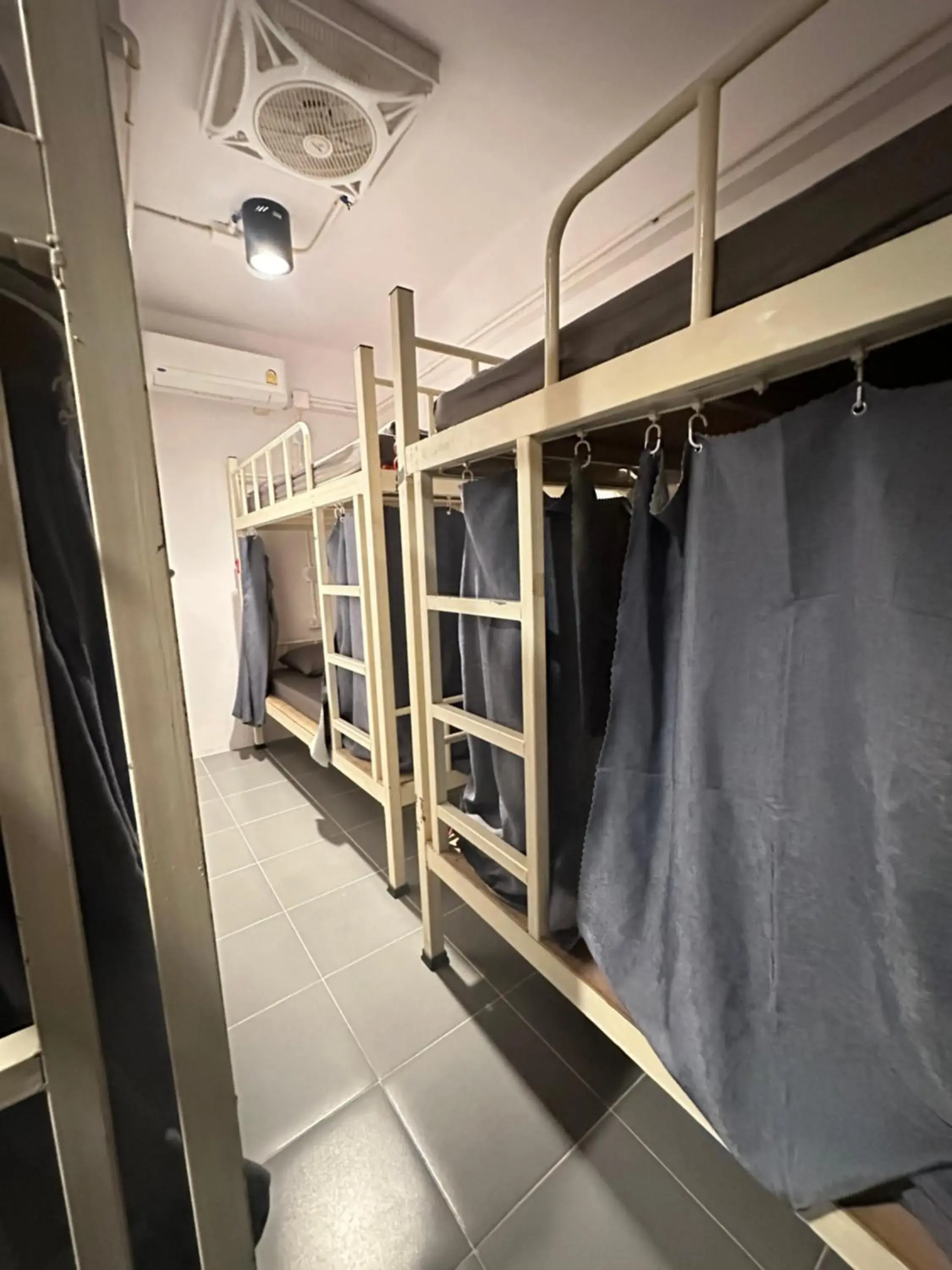 Bed in Phi Phi Green House & Sunsky Hostel Bed in Phi Phi Green House & Sunsky Hostel