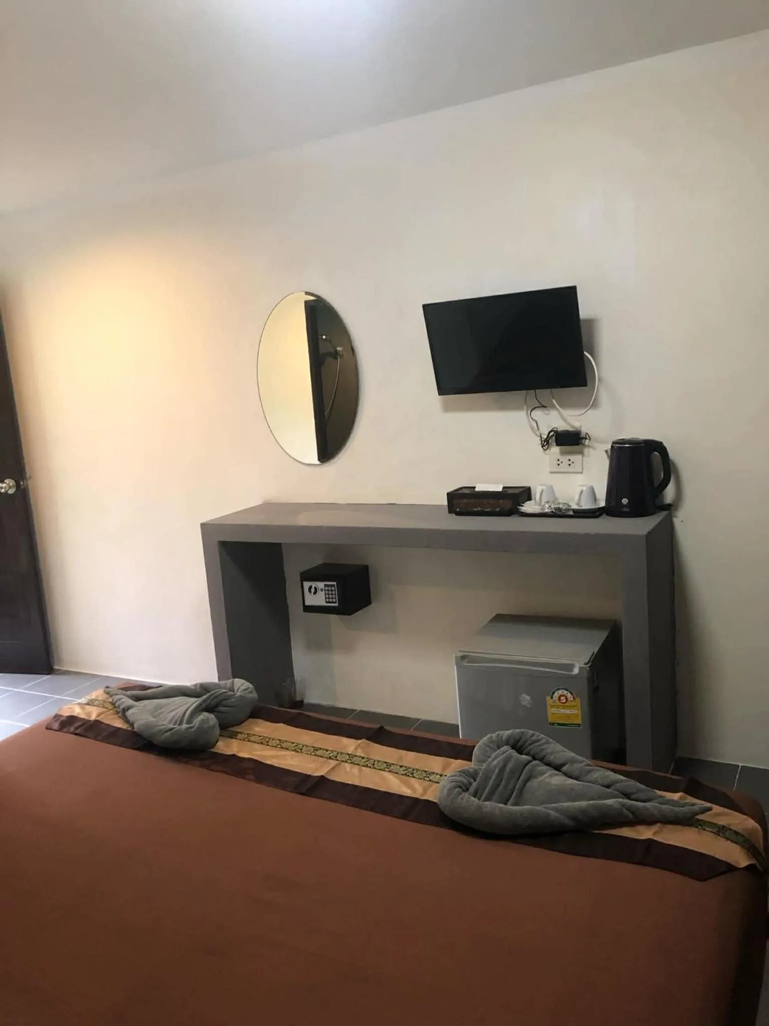 Photo of the whole room, Bed in Phi Phi Green House & Sunsky Hostel