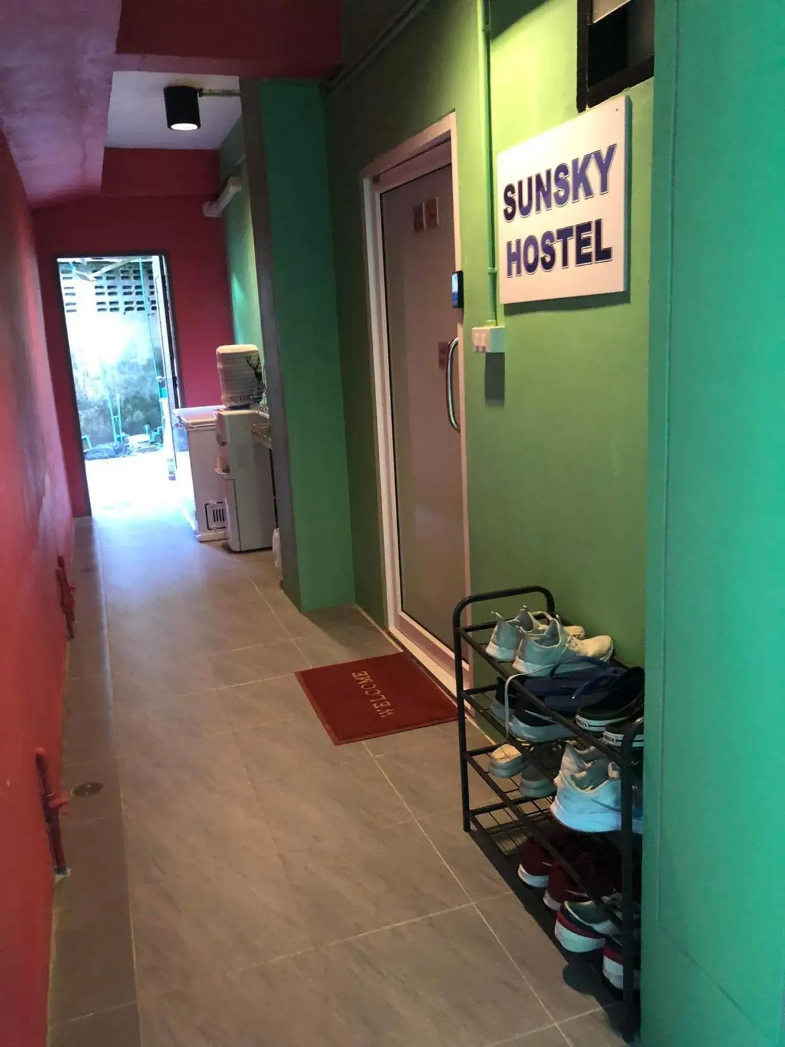 Facade/entrance in Phi Phi Green House & Sunsky Hostel Facade/entrance in Phi Phi Green House & Sunsky Hostel