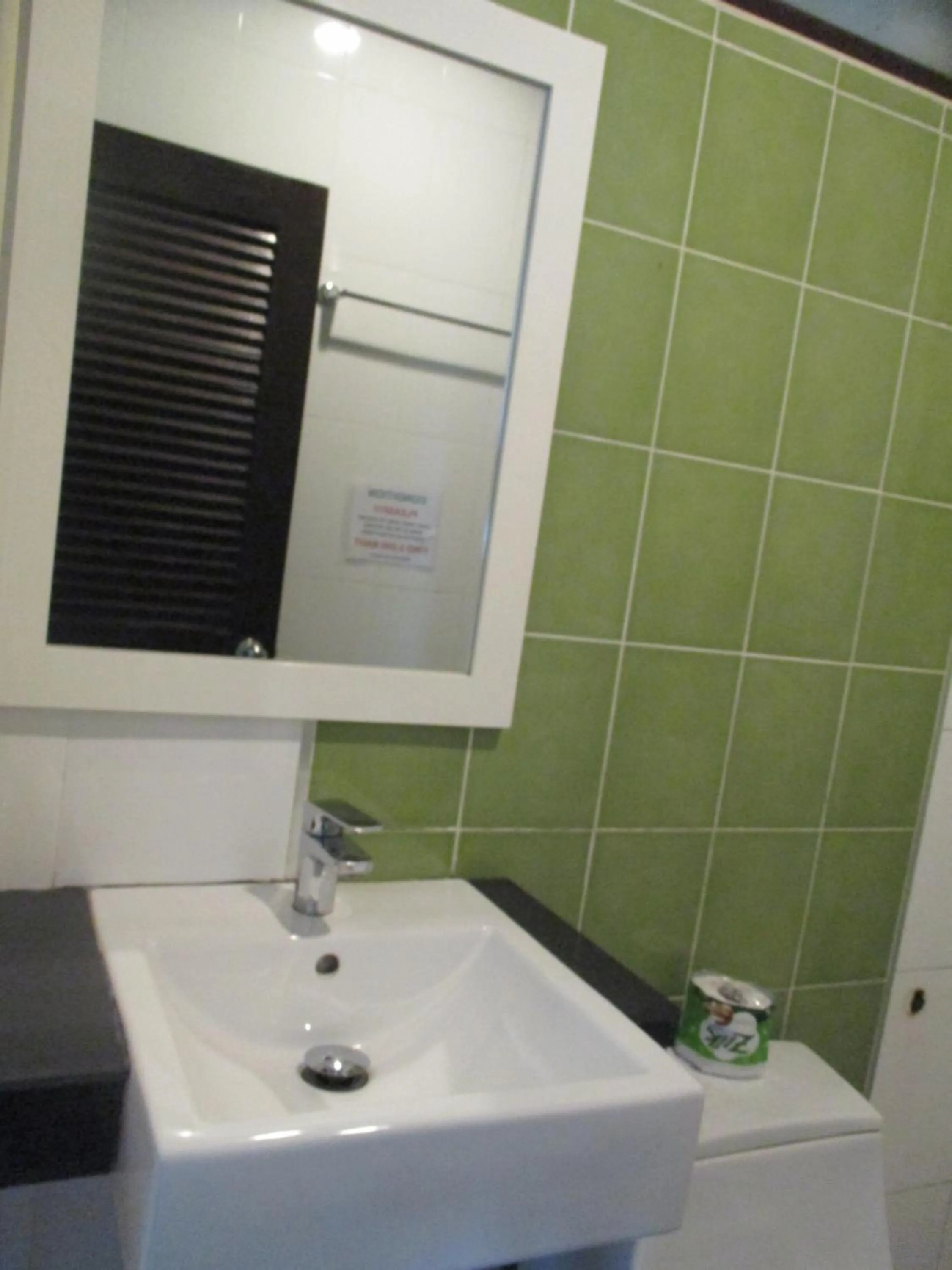 Bathroom in Phi Phi Green House & Sunsky Hostel