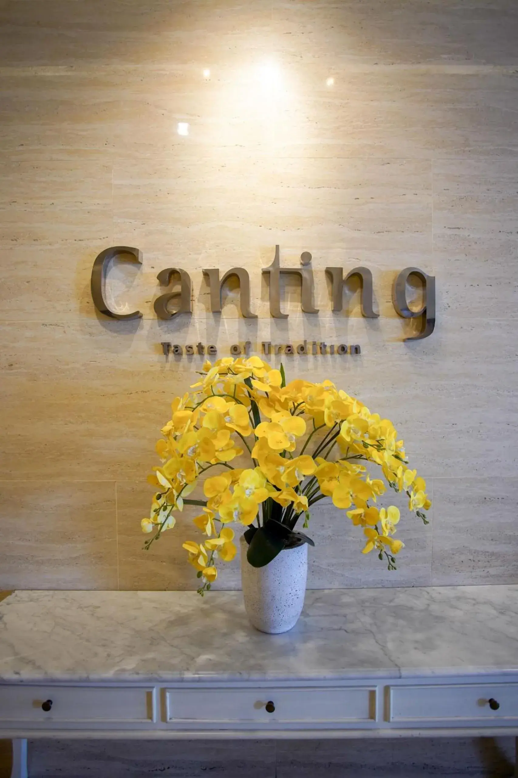 Restaurant/places to eat in Vasaka Hotel Jakarta Managed by Dafam Restaurant/places to eat in Vasaka Hotel Jakarta Managed by Dafam