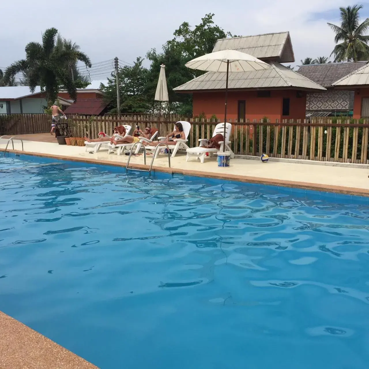 Swimming pool in Lanta Cottage - SHA Plus Swimming pool in Lanta Cottage - SHA Plus
