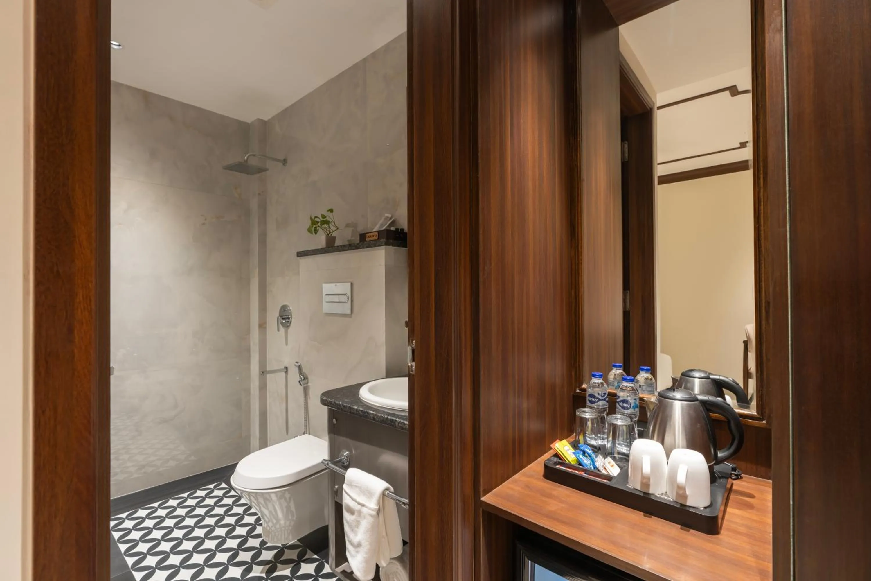 Toilet in Luxuria Varanasi By Moustache