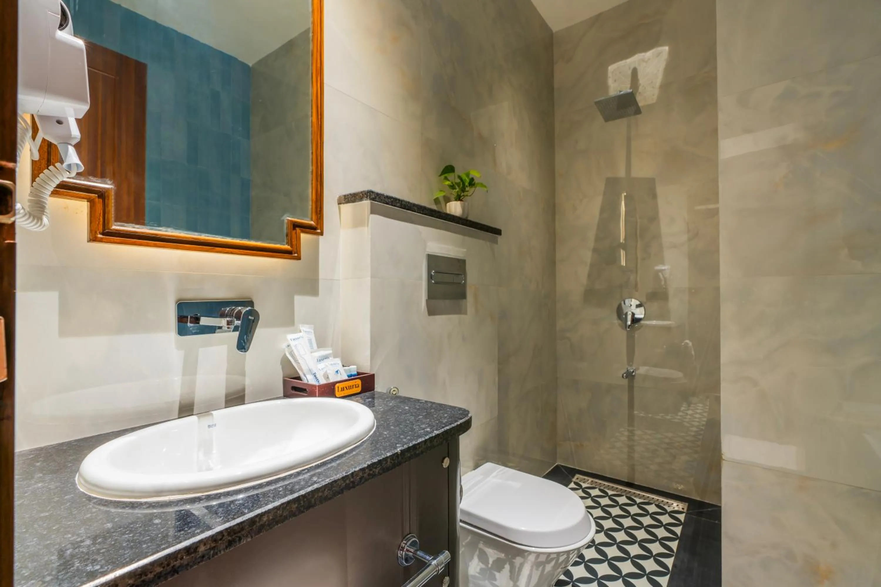 Shower in Luxuria Varanasi By Moustache