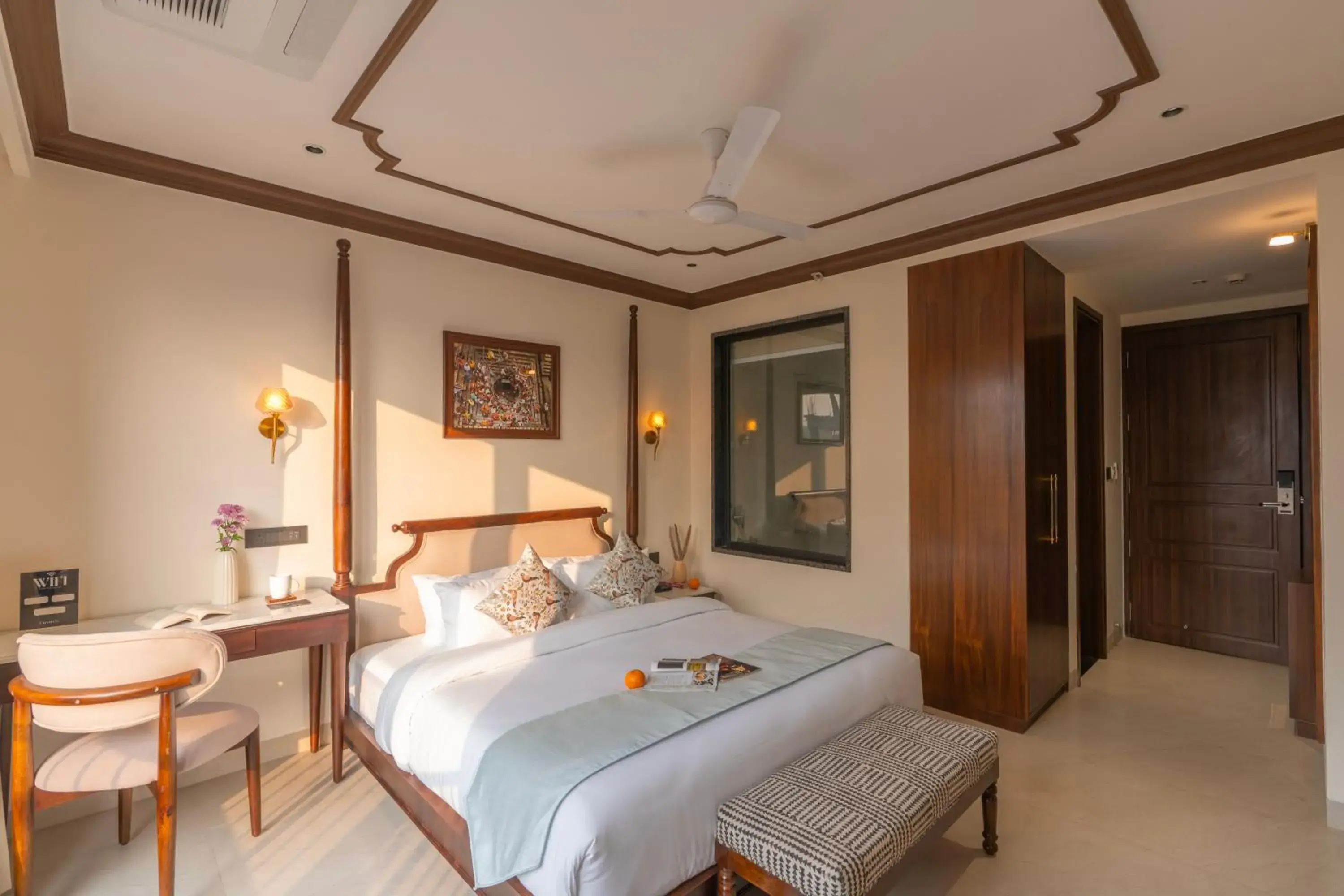 Suite with bathtub in Luxuria Varanasi By Moustache Suite with bathtub in Luxuria Varanasi By Moustache